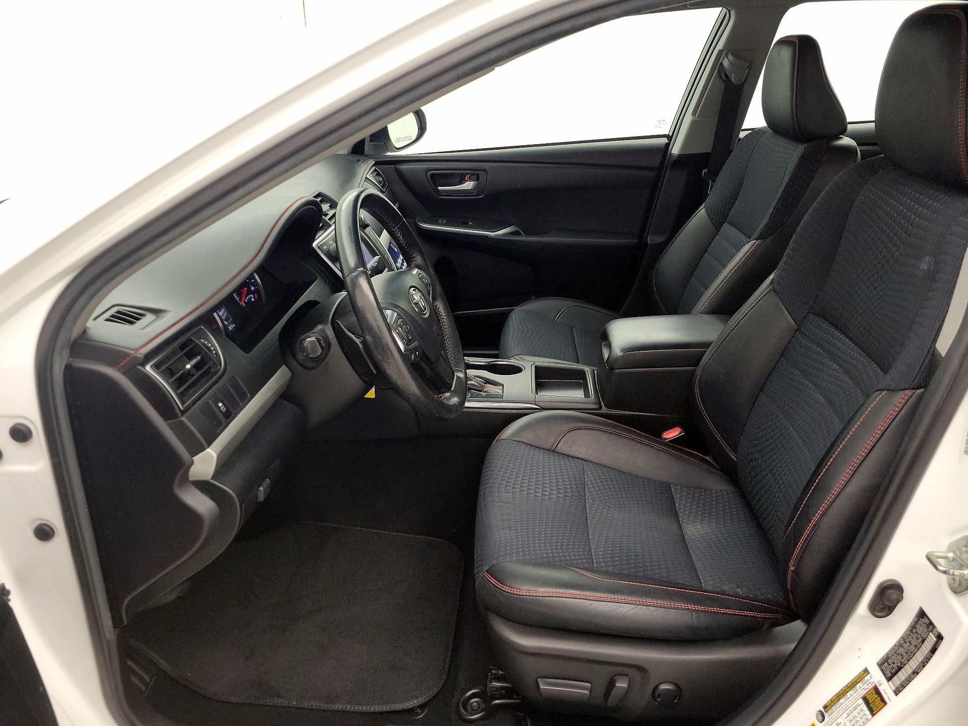 Thumbnail: 2015 Toyota Camry - 11