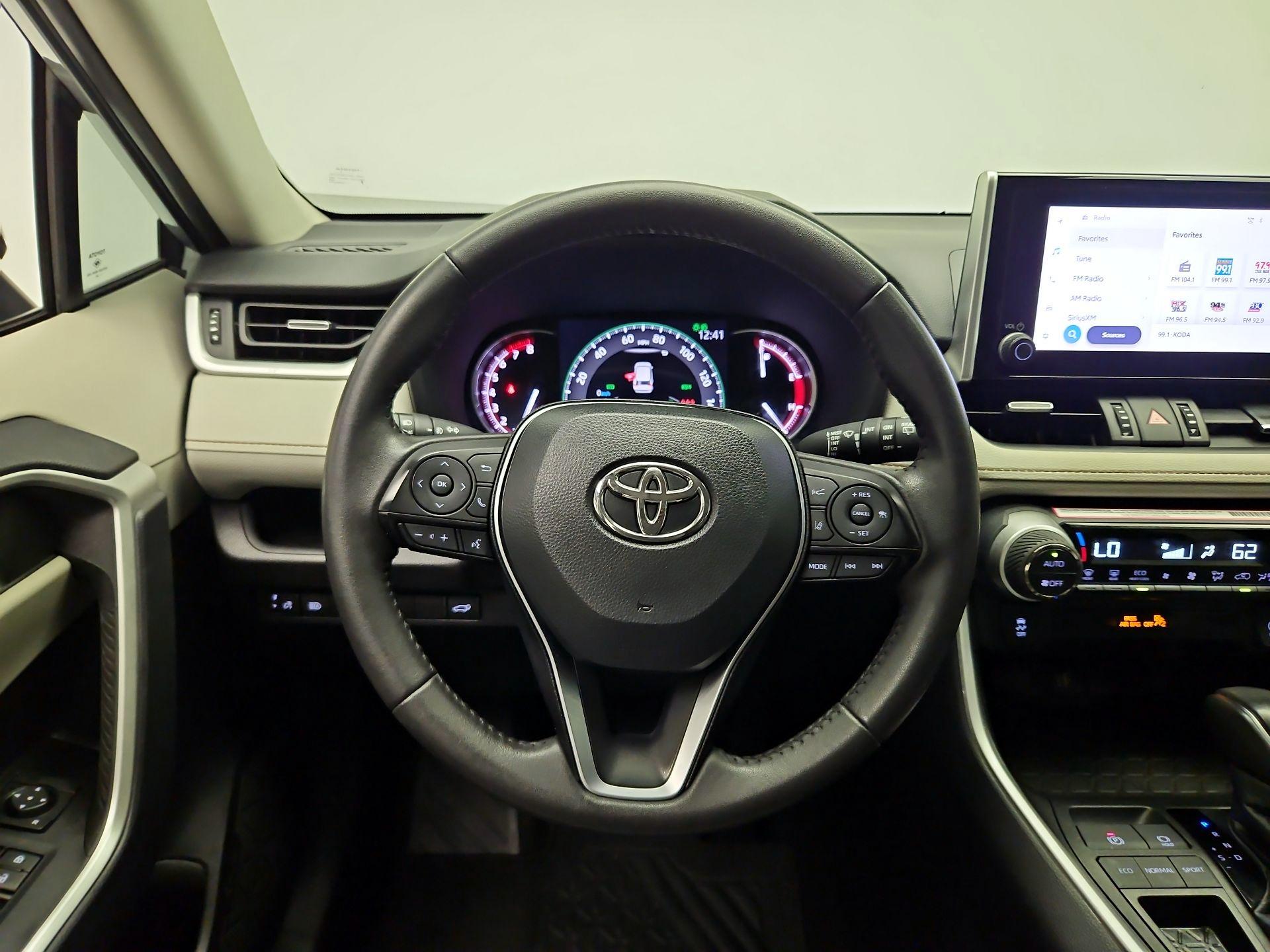 Thumbnail: 2024 Toyota RAV4 - 10