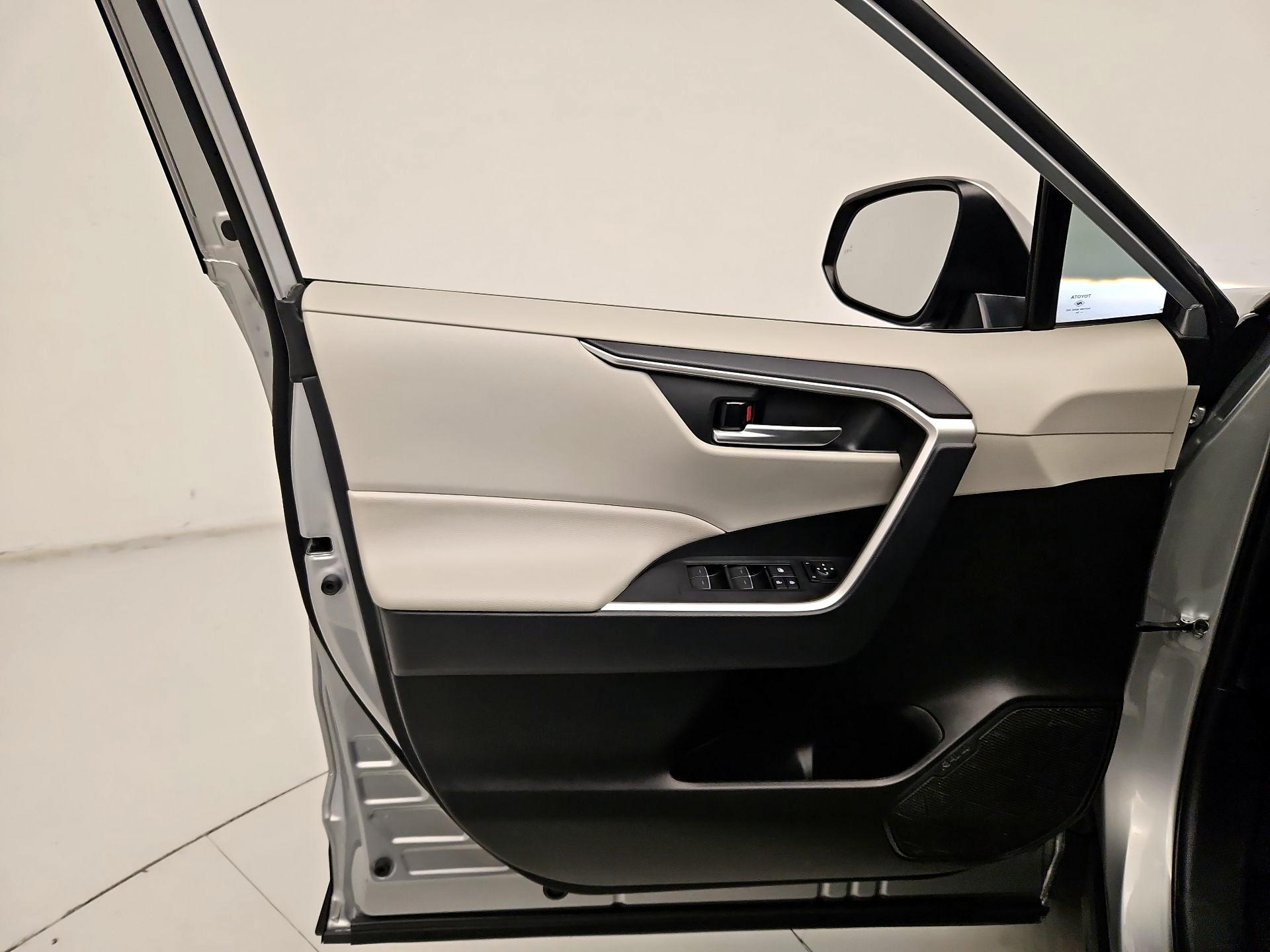 Thumbnail: 2024 Toyota RAV4 - 12