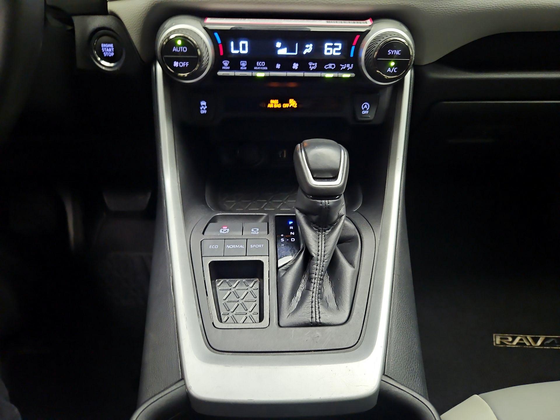 Thumbnail: 2024 Toyota RAV4 - 16