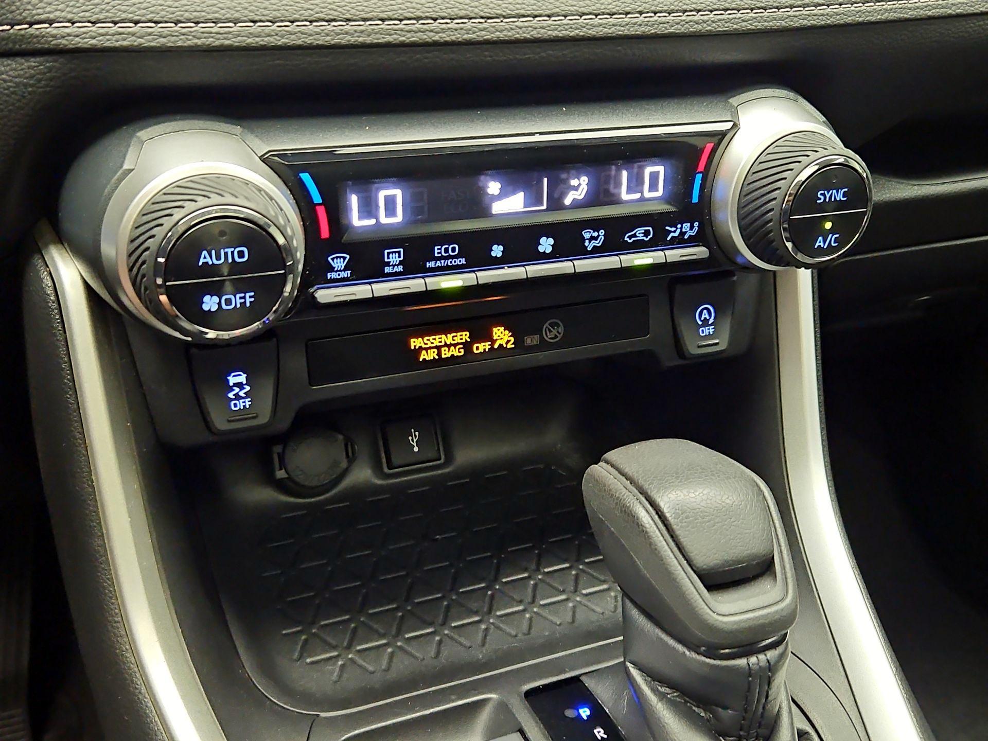 Thumbnail: 2022 Toyota RAV4 - 16