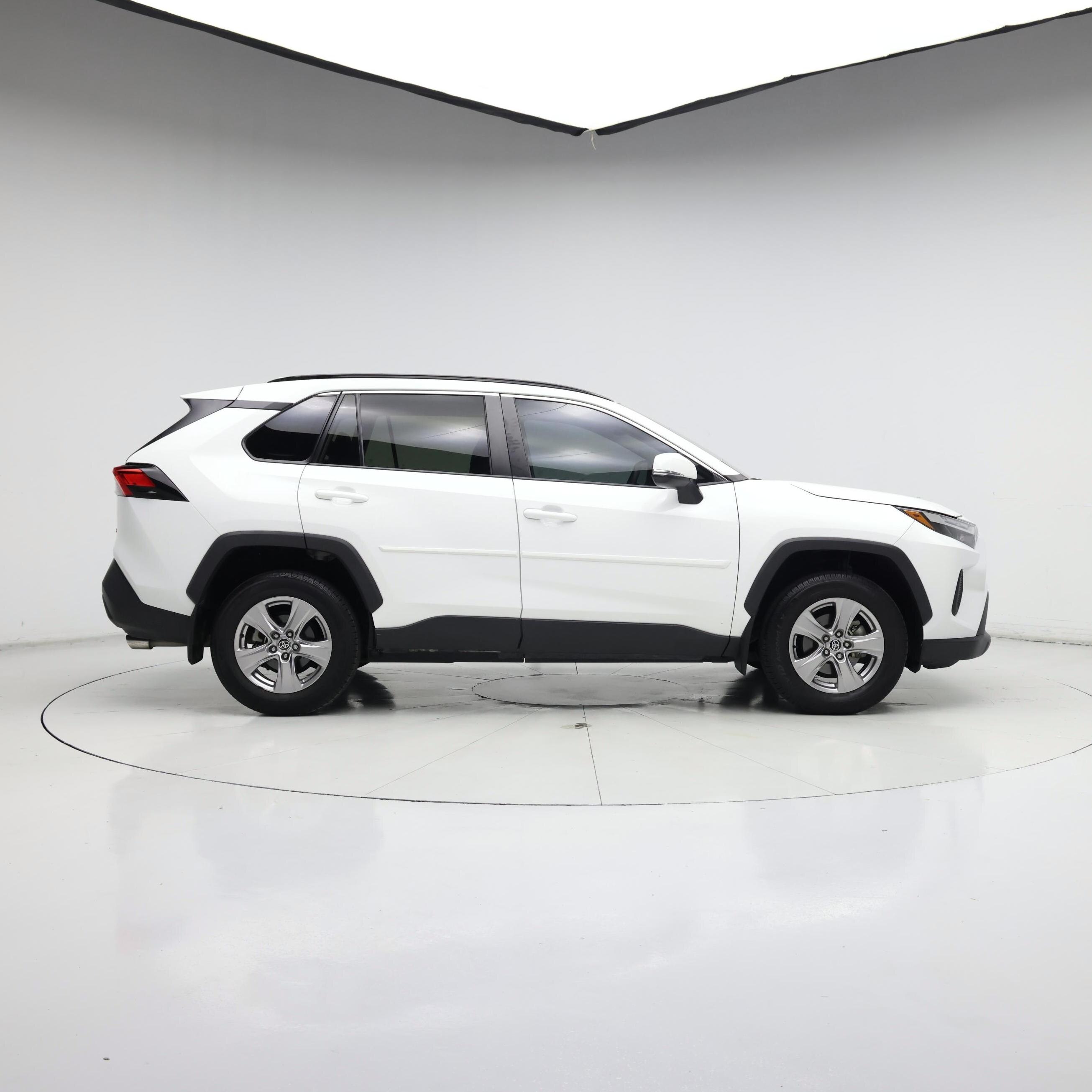 Thumbnail: 2022 Toyota RAV4 - 7