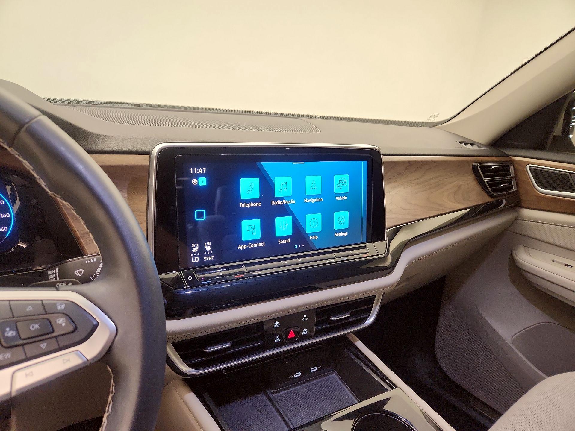 Thumbnail: 2024 Volkswagen Atlas - 13