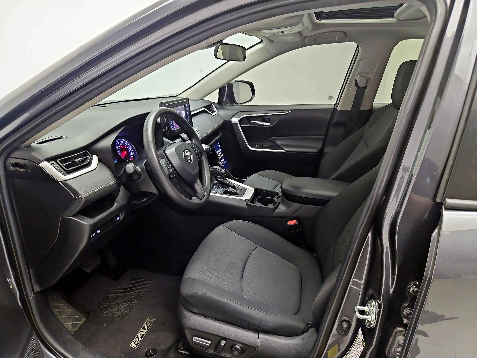 Thumbnail: 2021 Toyota RAV4 - 11