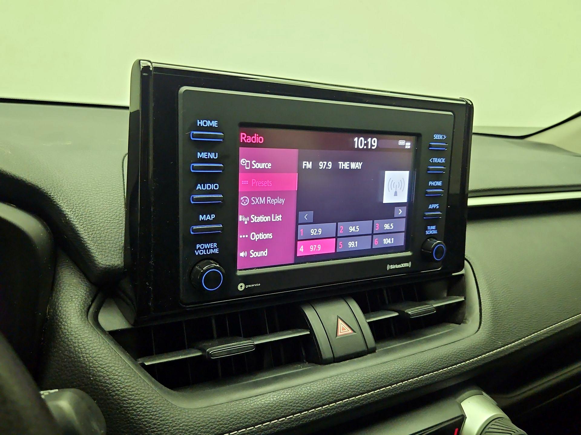 Thumbnail: 2021 Toyota RAV4 - 15