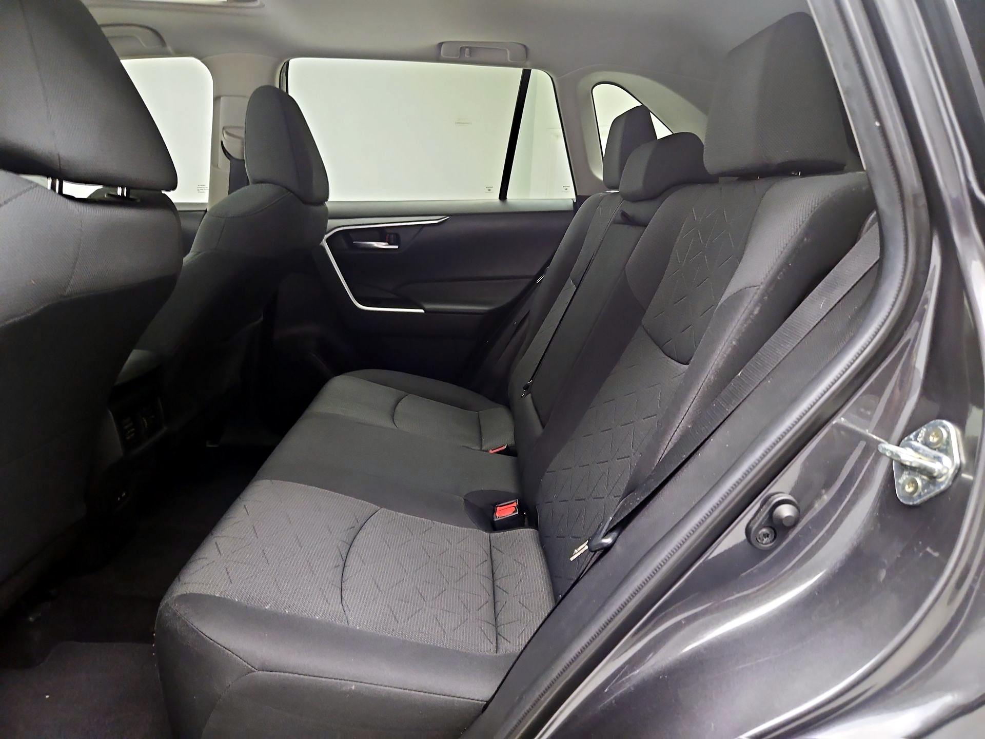 Thumbnail: 2021 Toyota RAV4 - 20