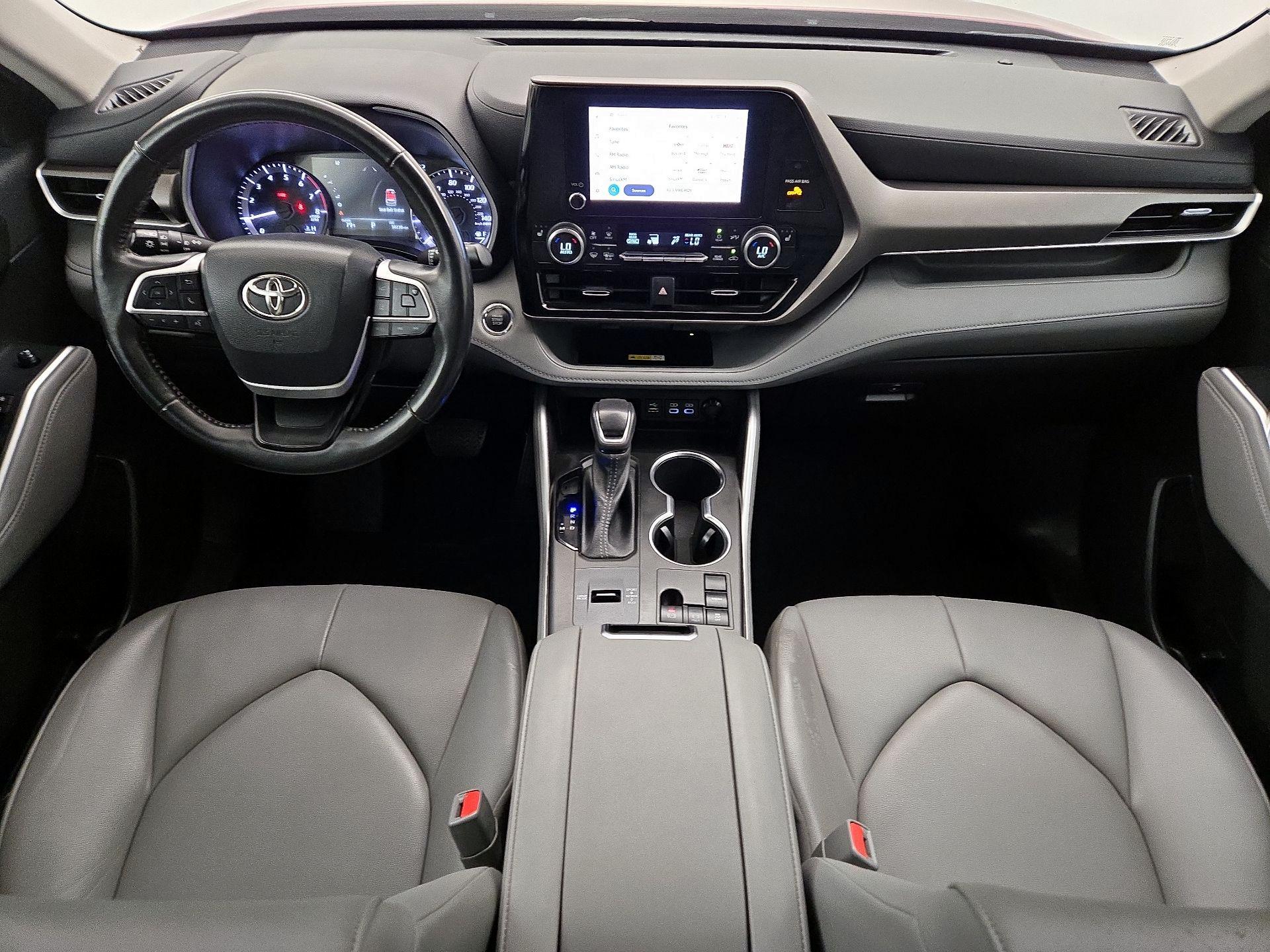 Thumbnail: 2023 Toyota Highlander - 9