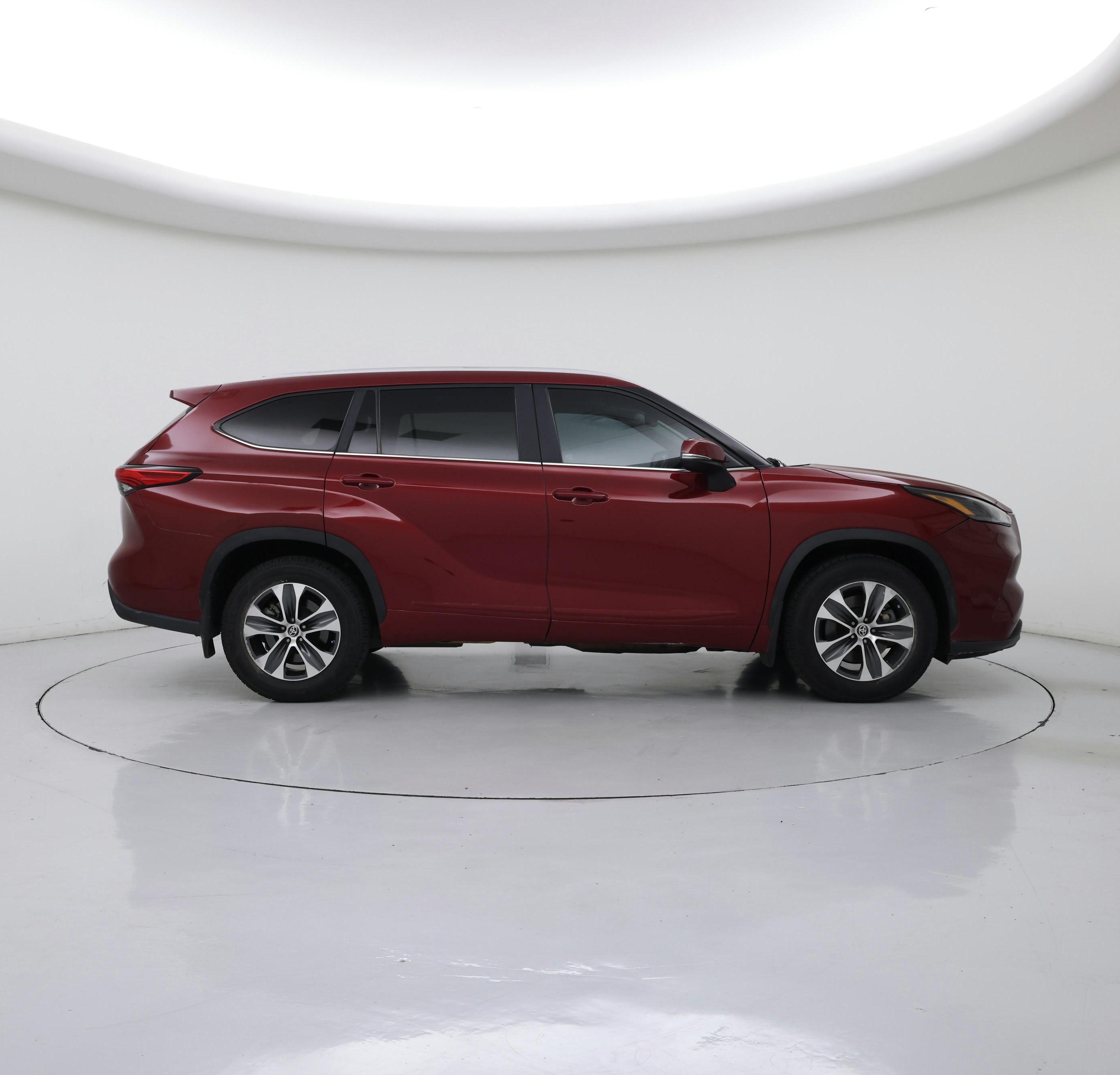 Thumbnail: 2023 Toyota Highlander - 7