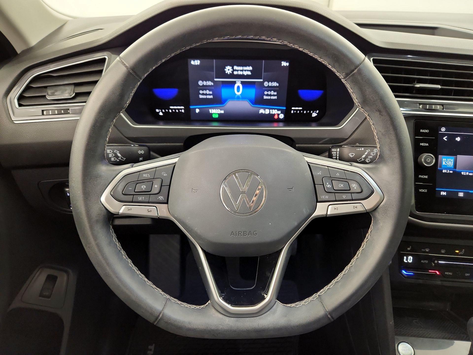 Thumbnail: 2022 Volkswagen Tiguan - 10
