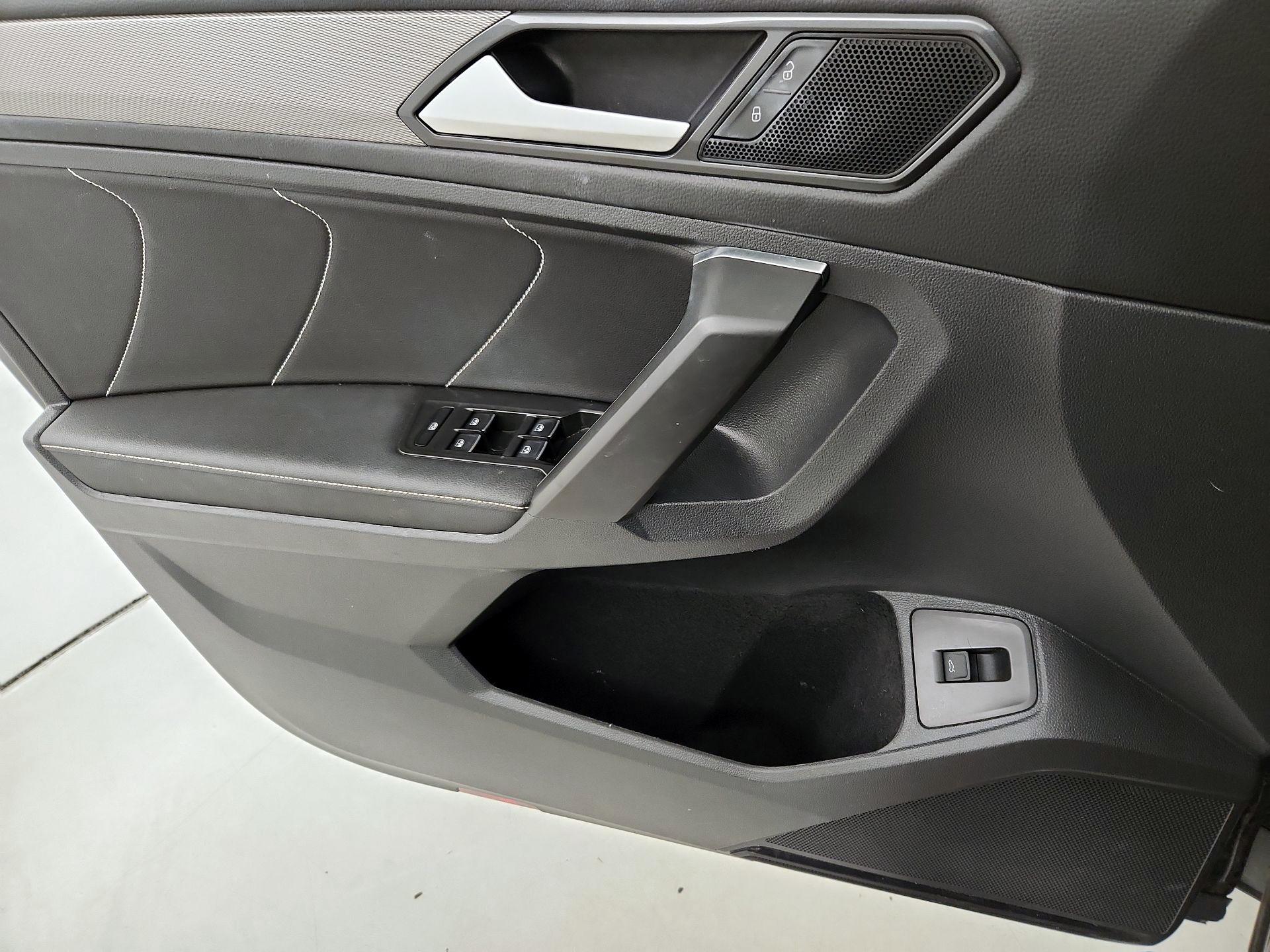 Thumbnail: 2022 Volkswagen Tiguan - 12