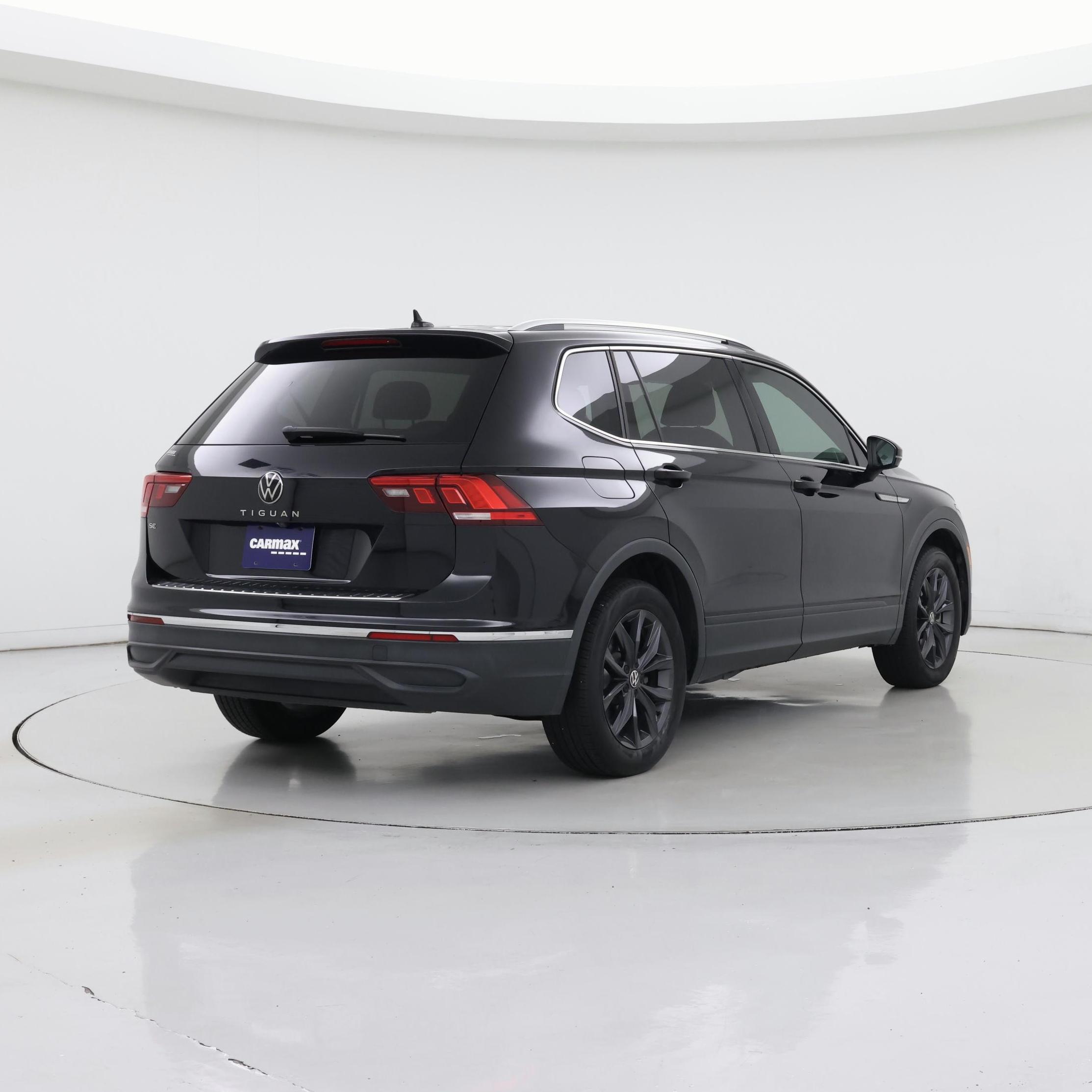 Thumbnail: 2022 Volkswagen Tiguan - 8