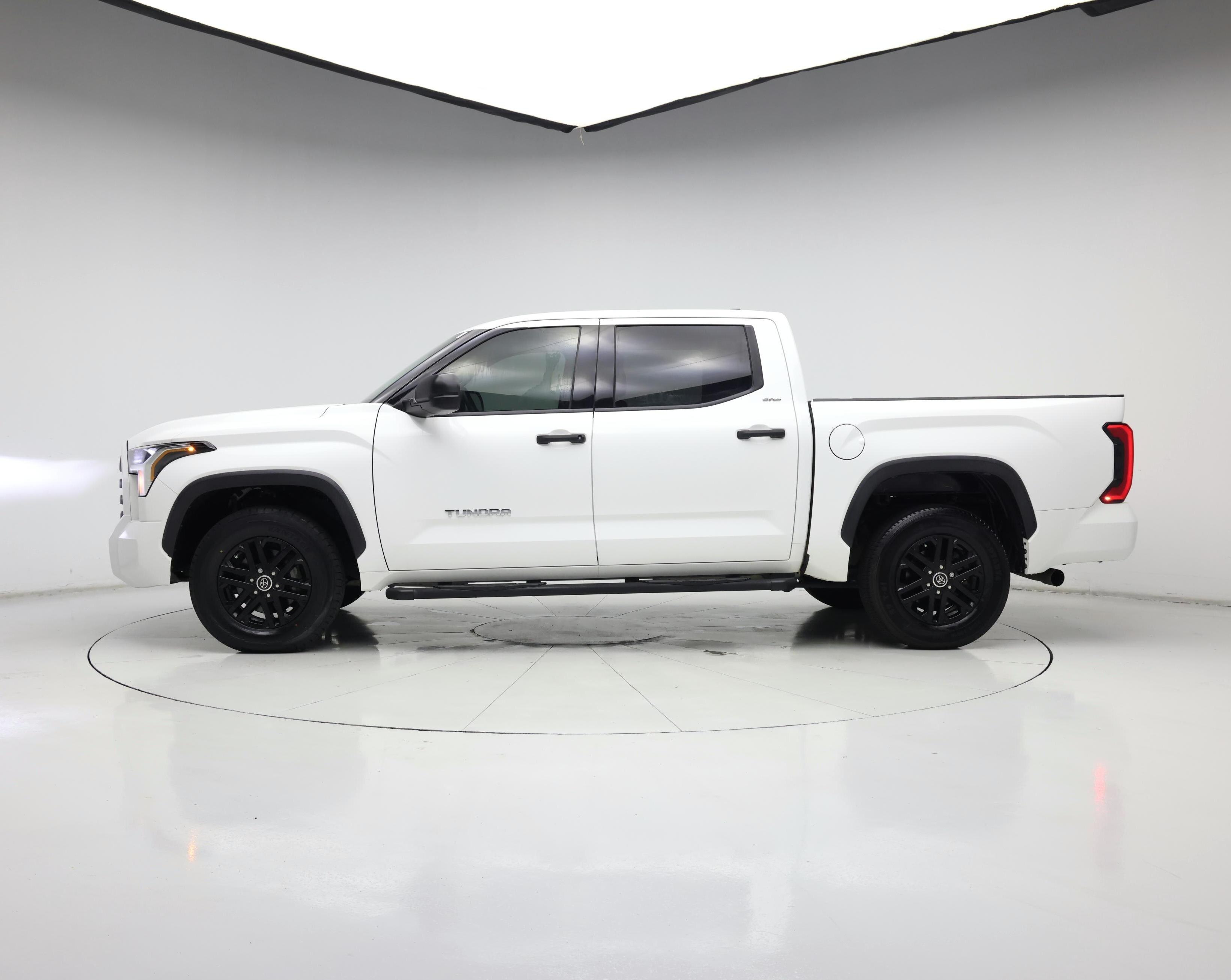 Thumbnail: 2022 Toyota Tundra - 3
