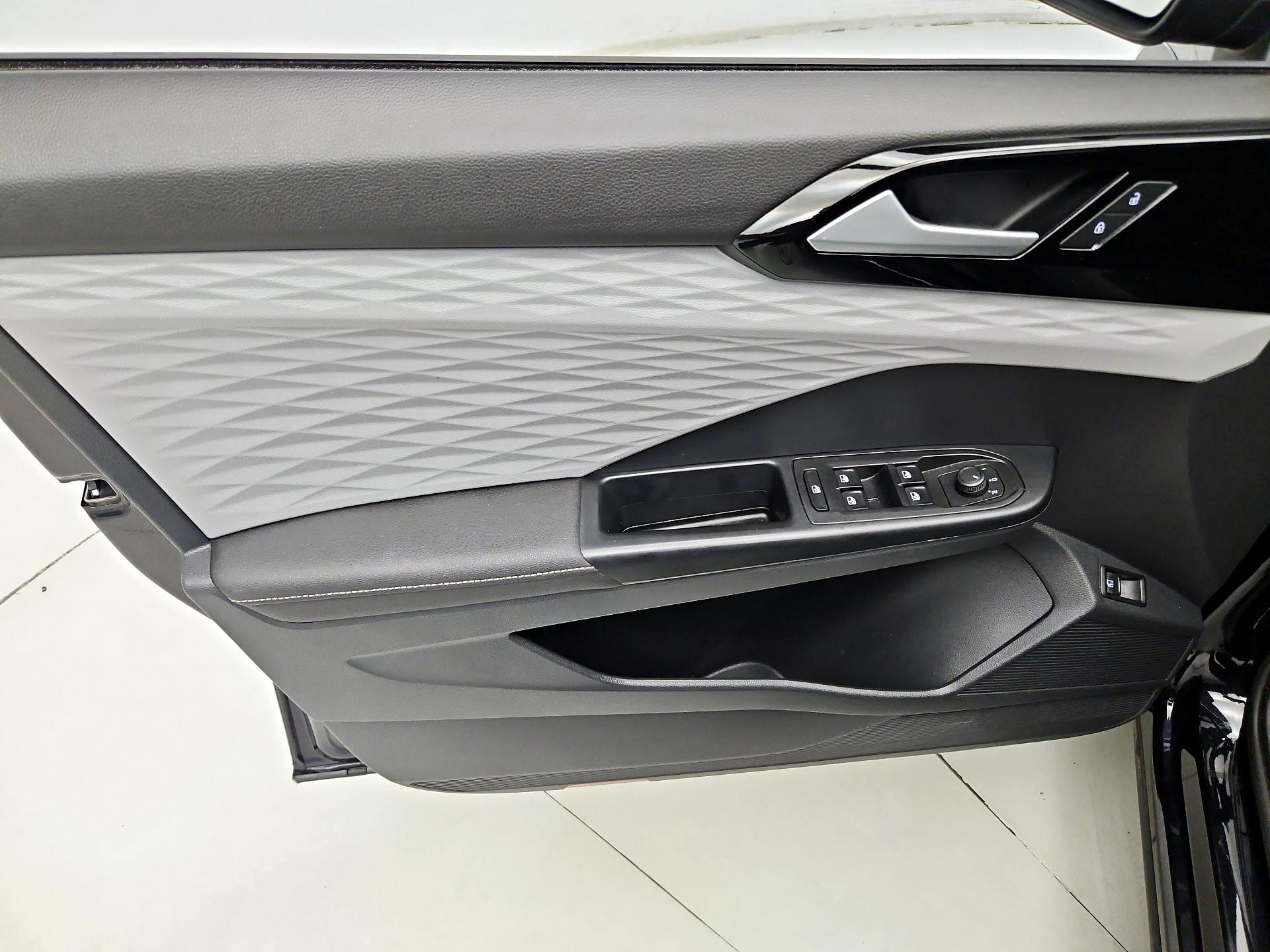 Thumbnail: 2024 Volkswagen Taos - 12