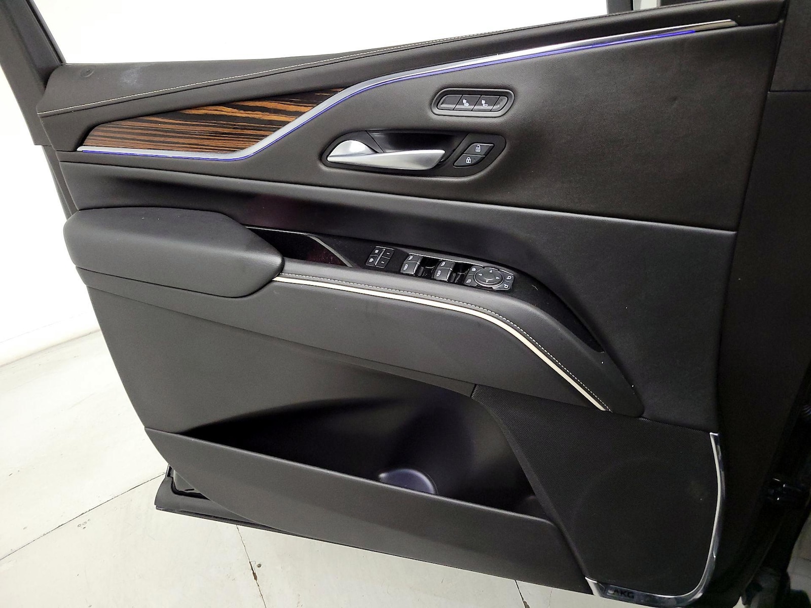 2024 Cadillac Escalade Luxury - Photo 13