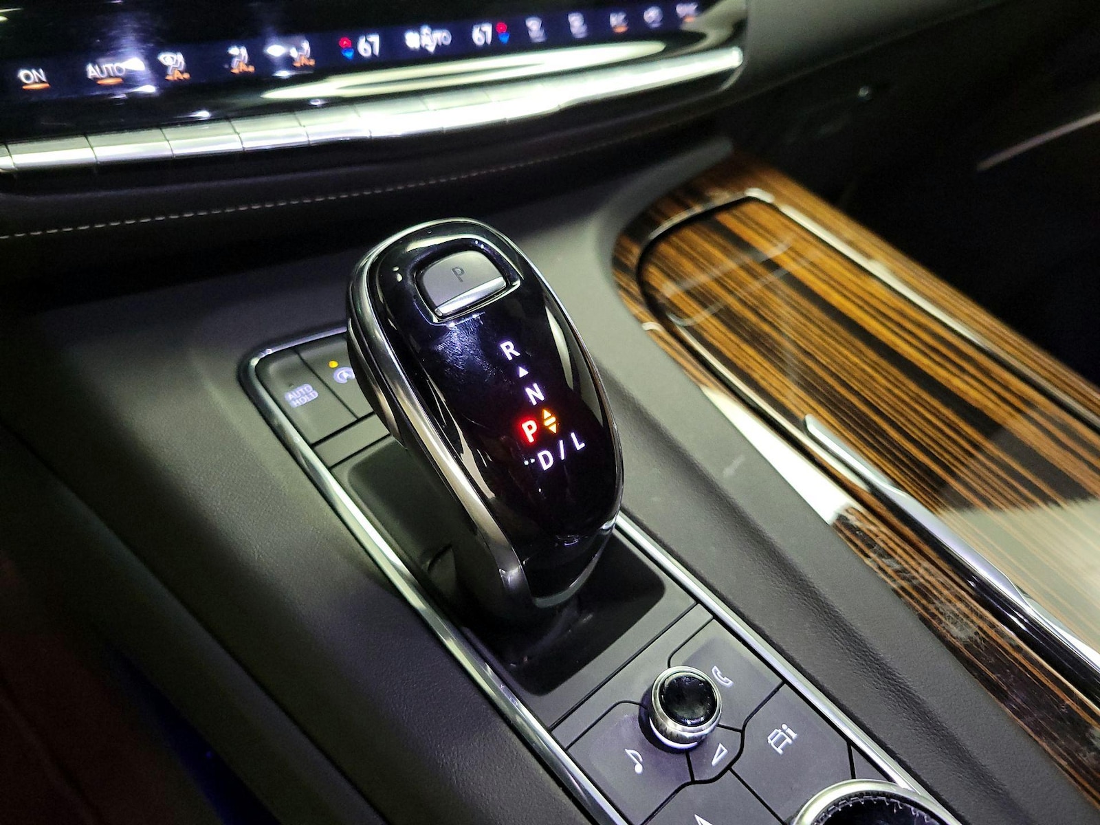 2024 Cadillac Escalade Luxury - Photo 19
