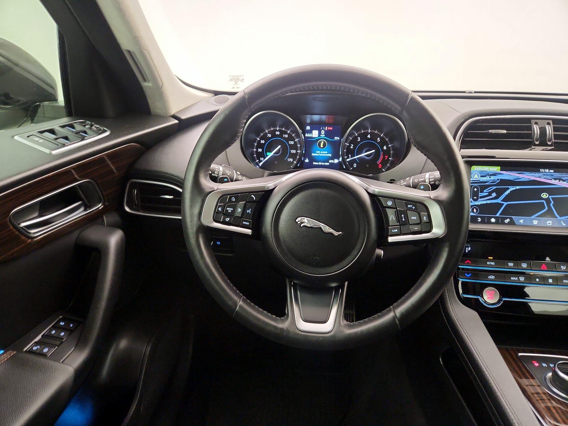 Thumbnail: 2019 Jaguar F-Pace - 10