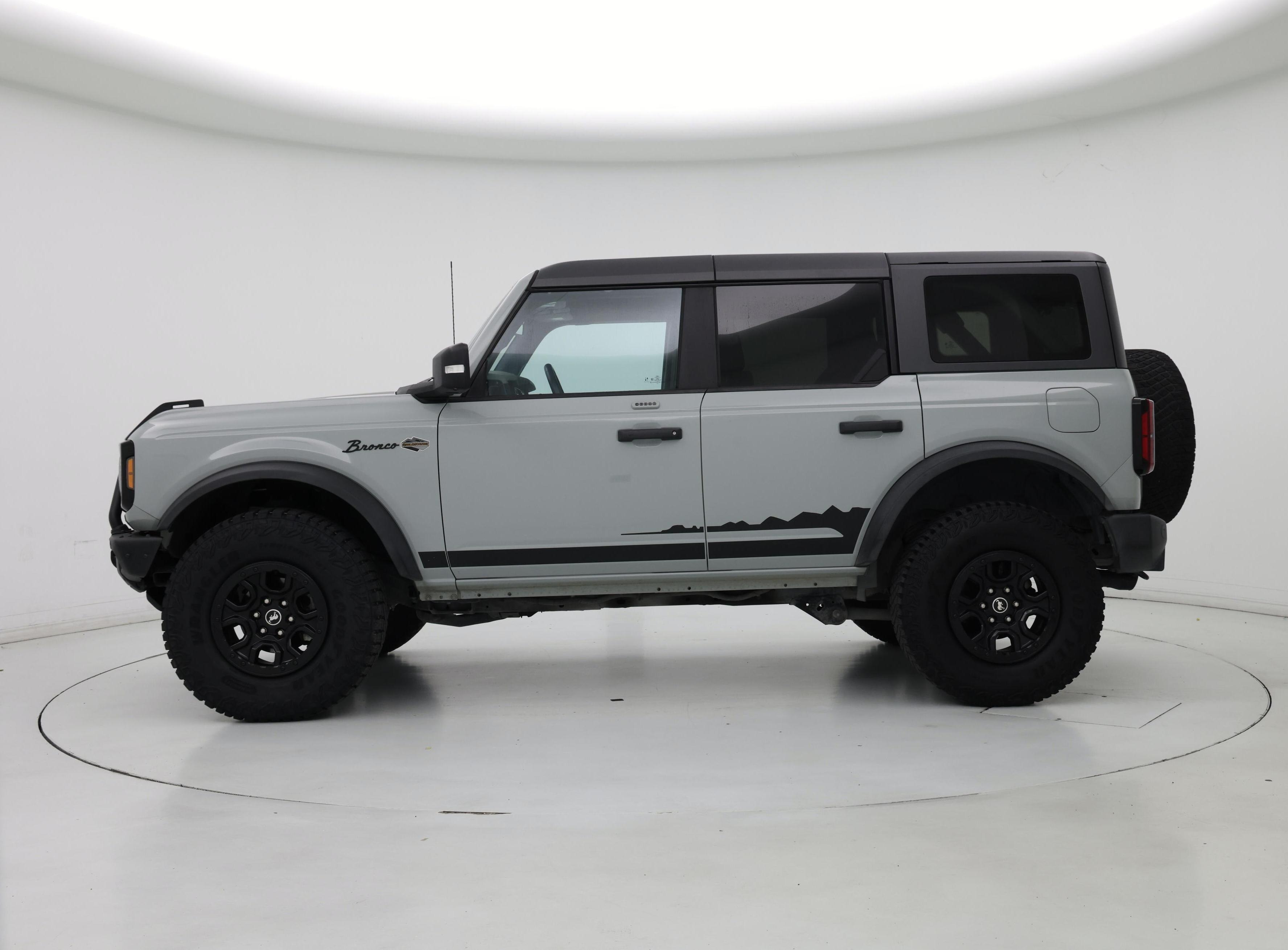 Thumbnail: 2022 Ford Bronco - 3
