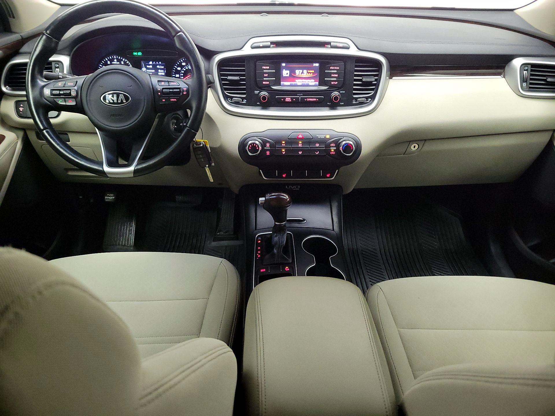 Thumbnail: 2016 Kia Sorento - 9