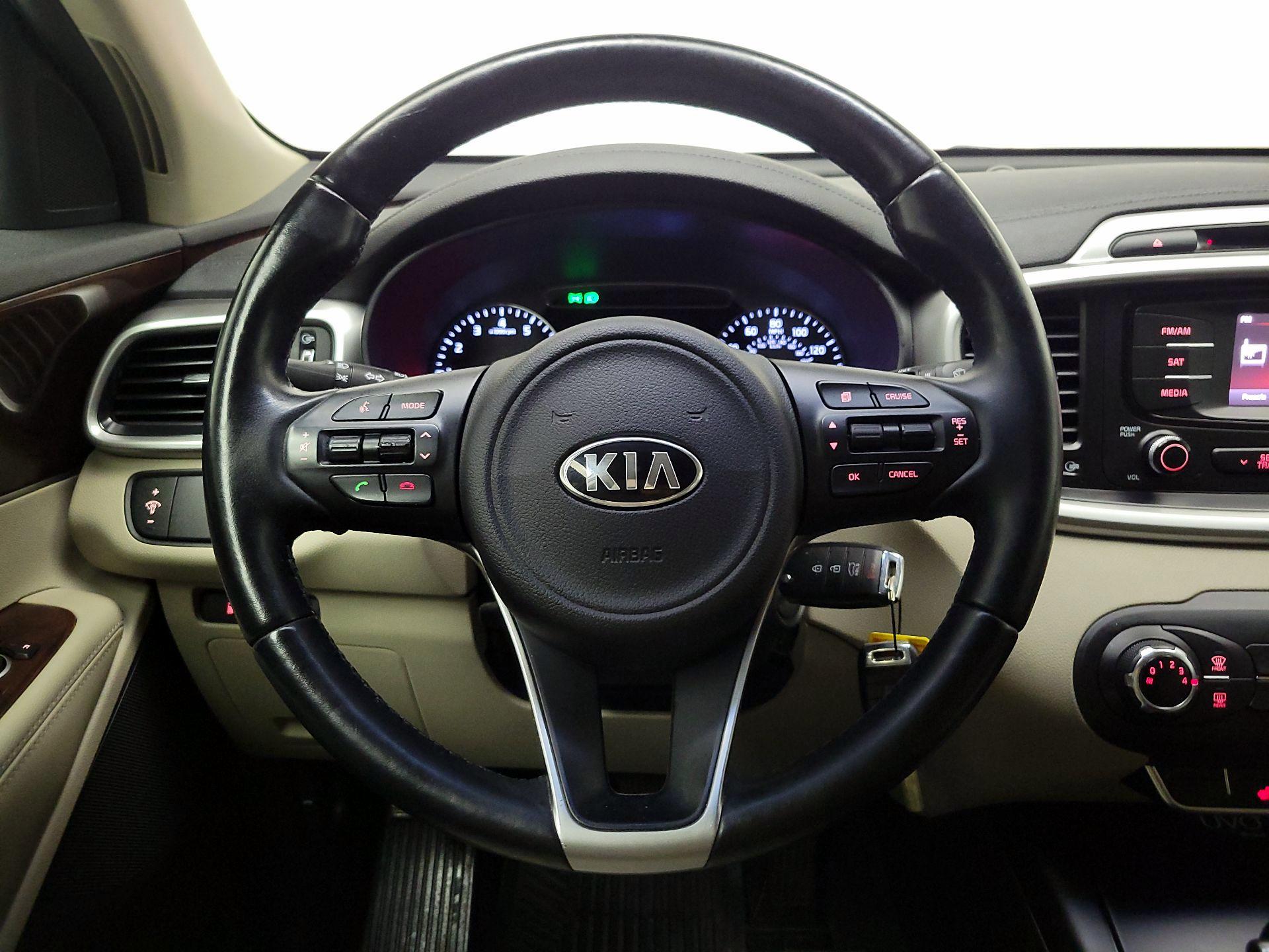 Thumbnail: 2016 Kia Sorento - 10