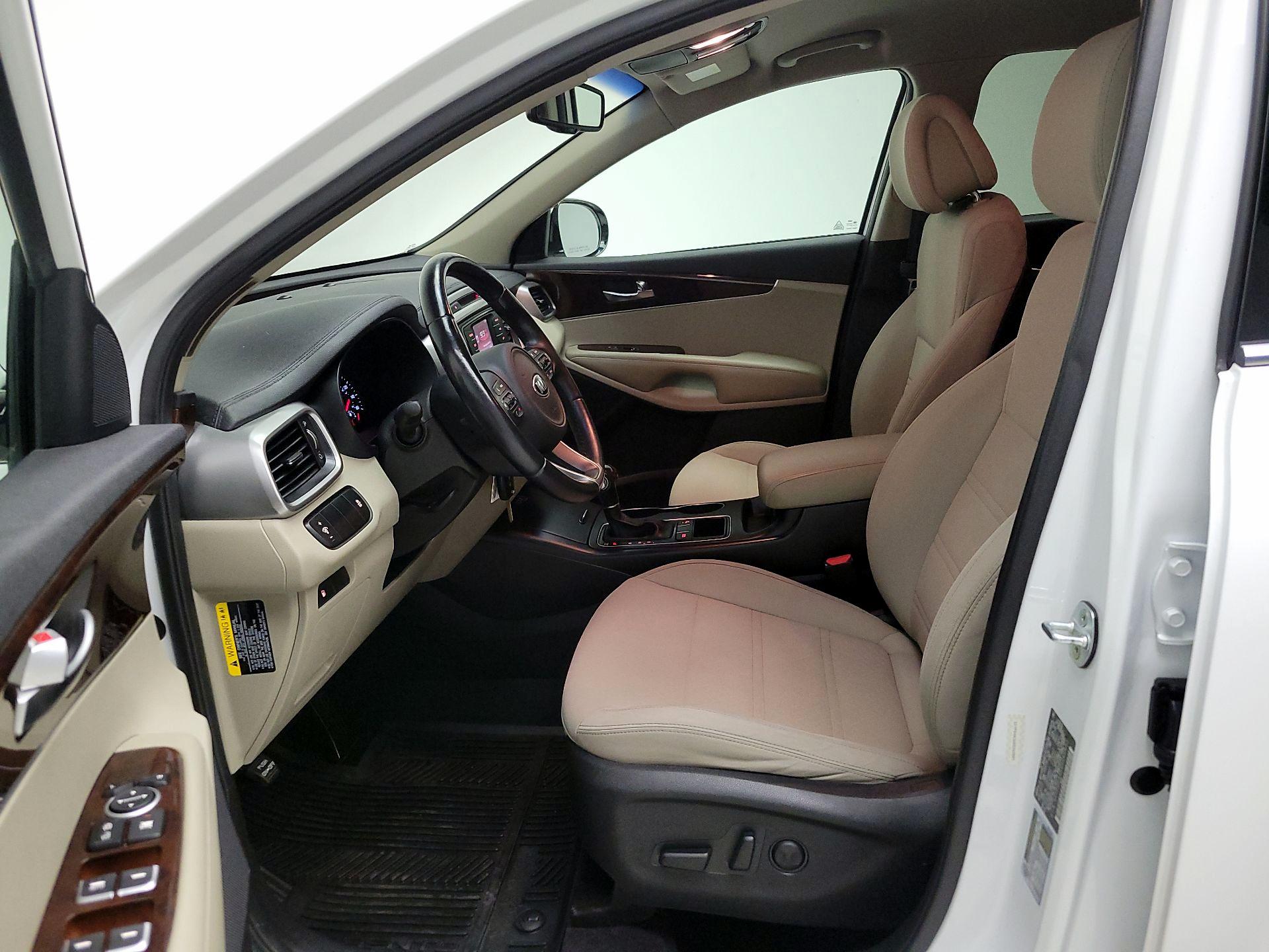 Thumbnail: 2016 Kia Sorento - 11