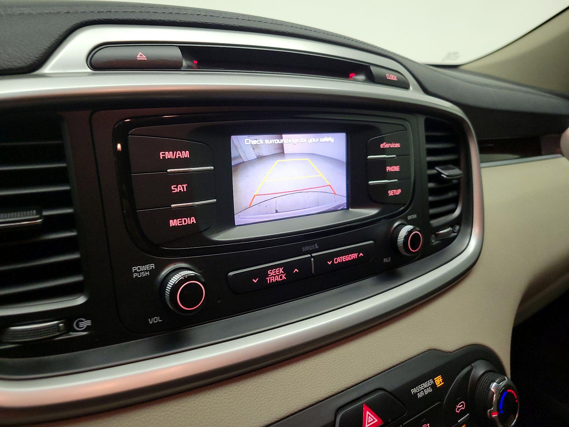 Thumbnail: 2016 Kia Sorento - 14