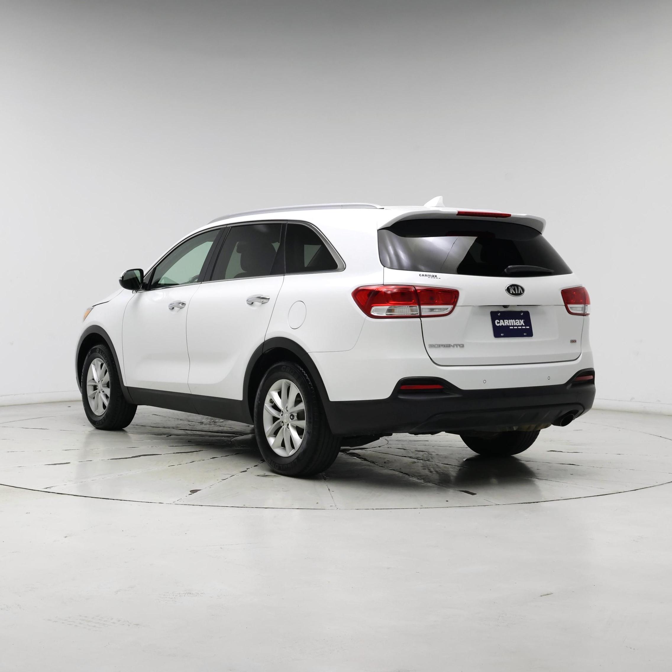 Thumbnail: 2016 Kia Sorento - 2