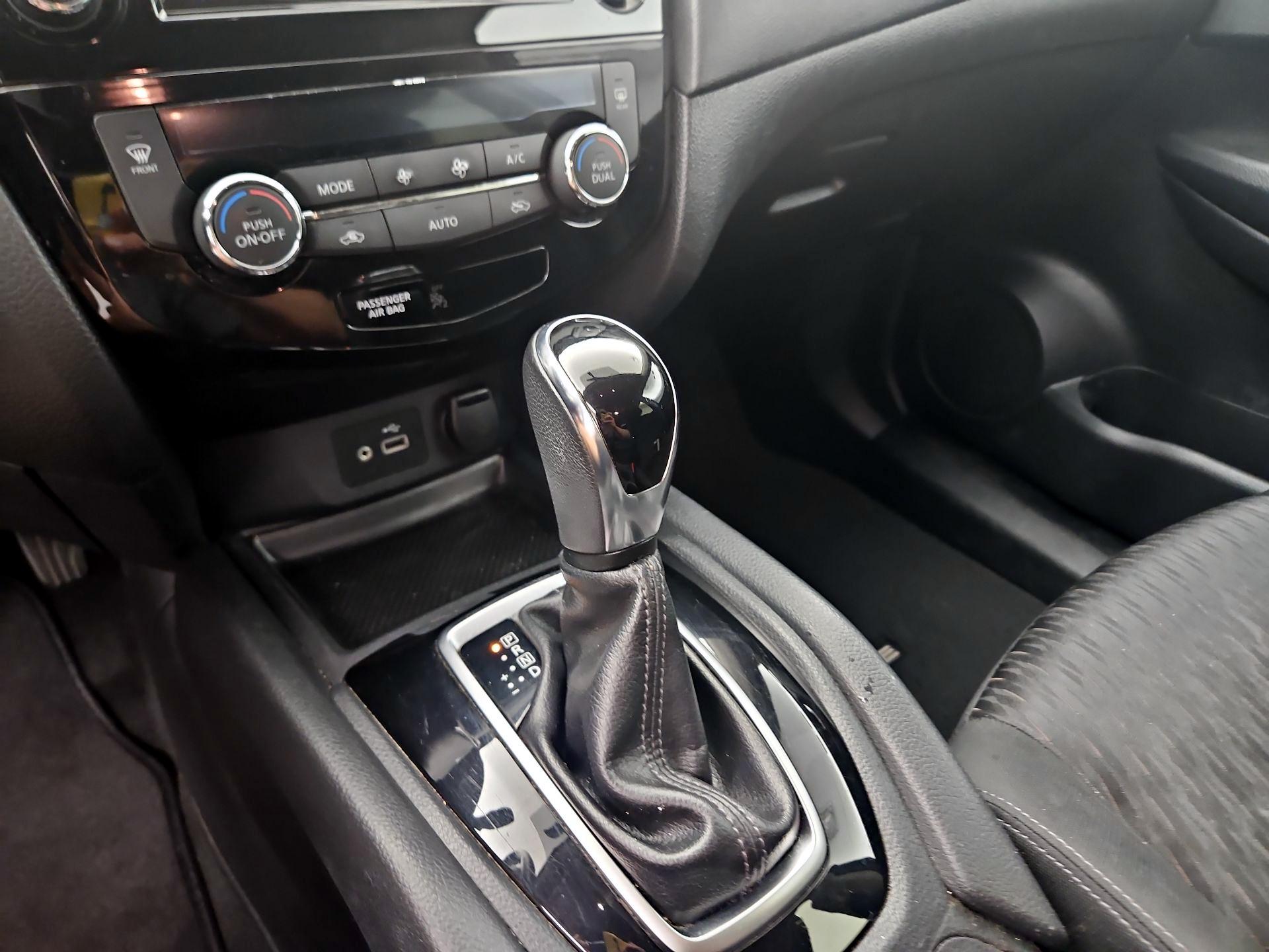 Thumbnail: 2018 Nissan Rogue - 17