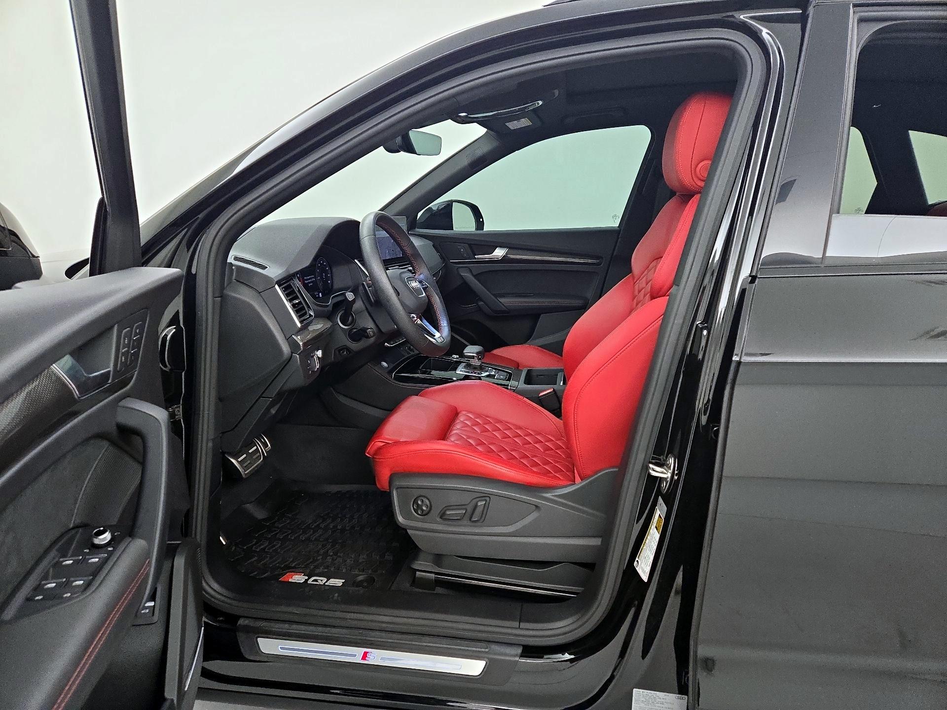 Thumbnail: 2024 Audi SQ5 - 11