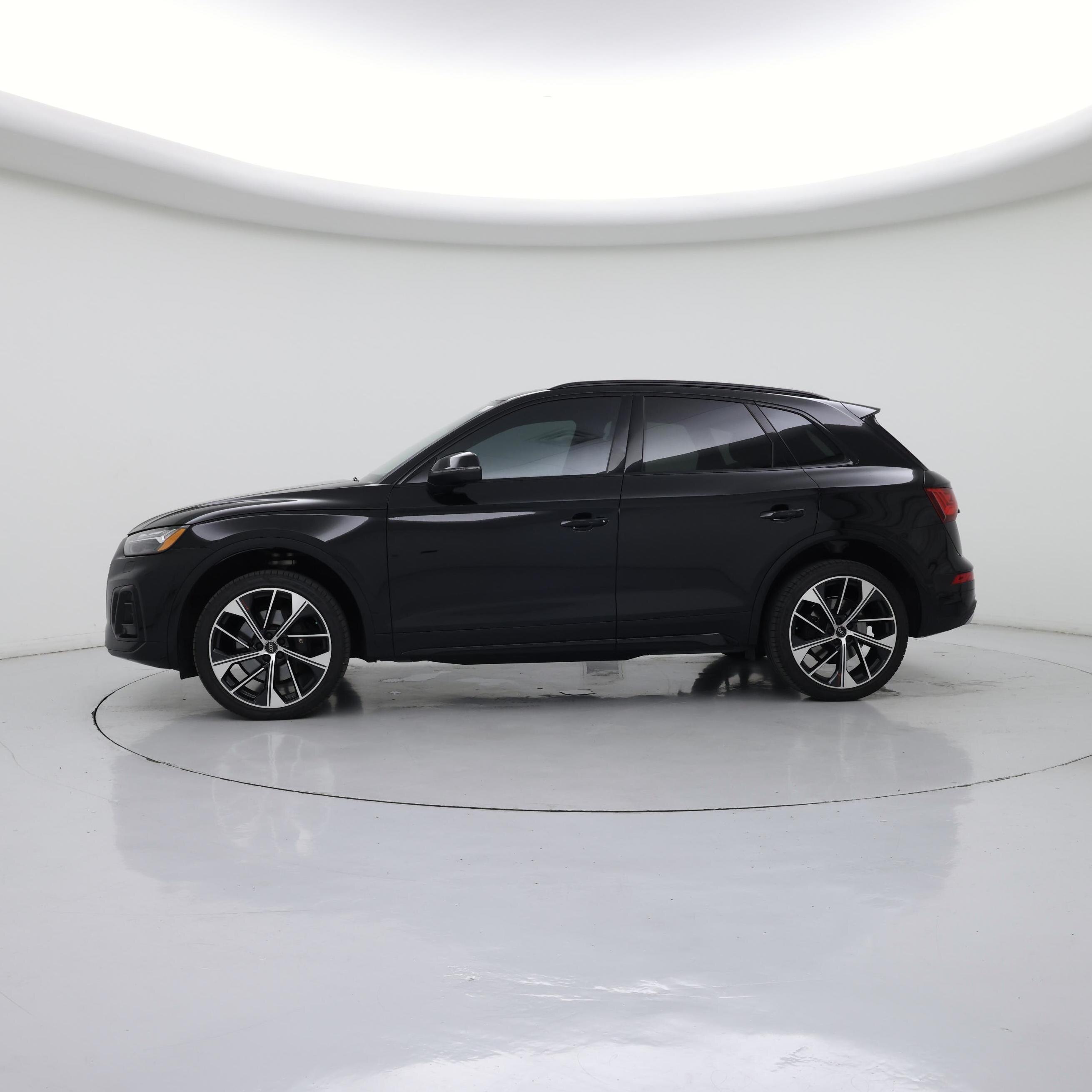 Thumbnail: 2024 Audi SQ5 - 3