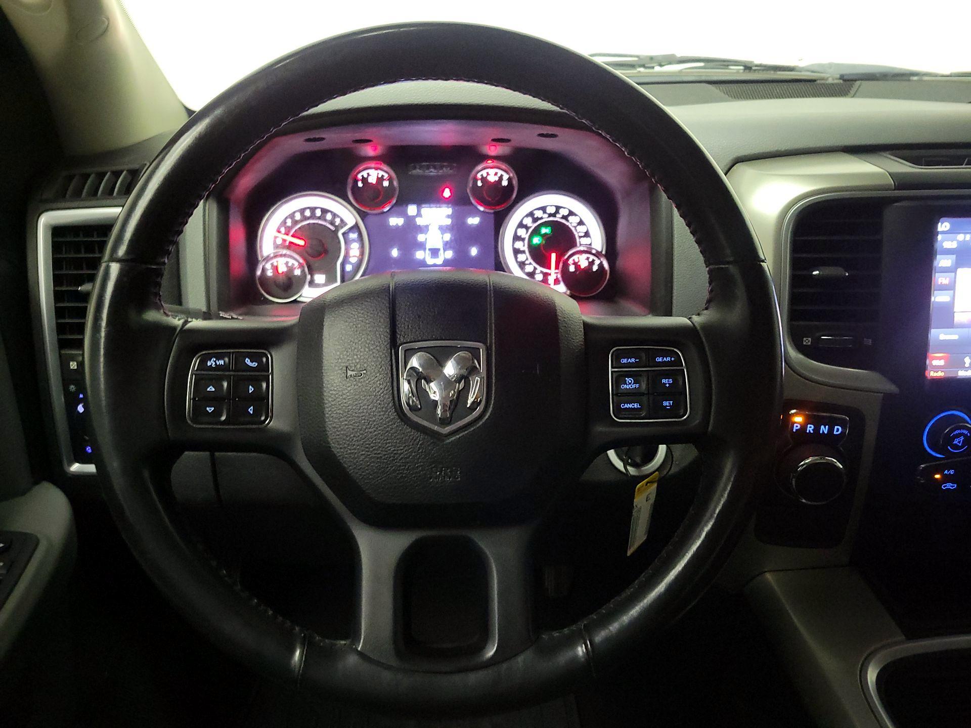 Thumbnail: 2019 RAM 1500 Classic - 10
