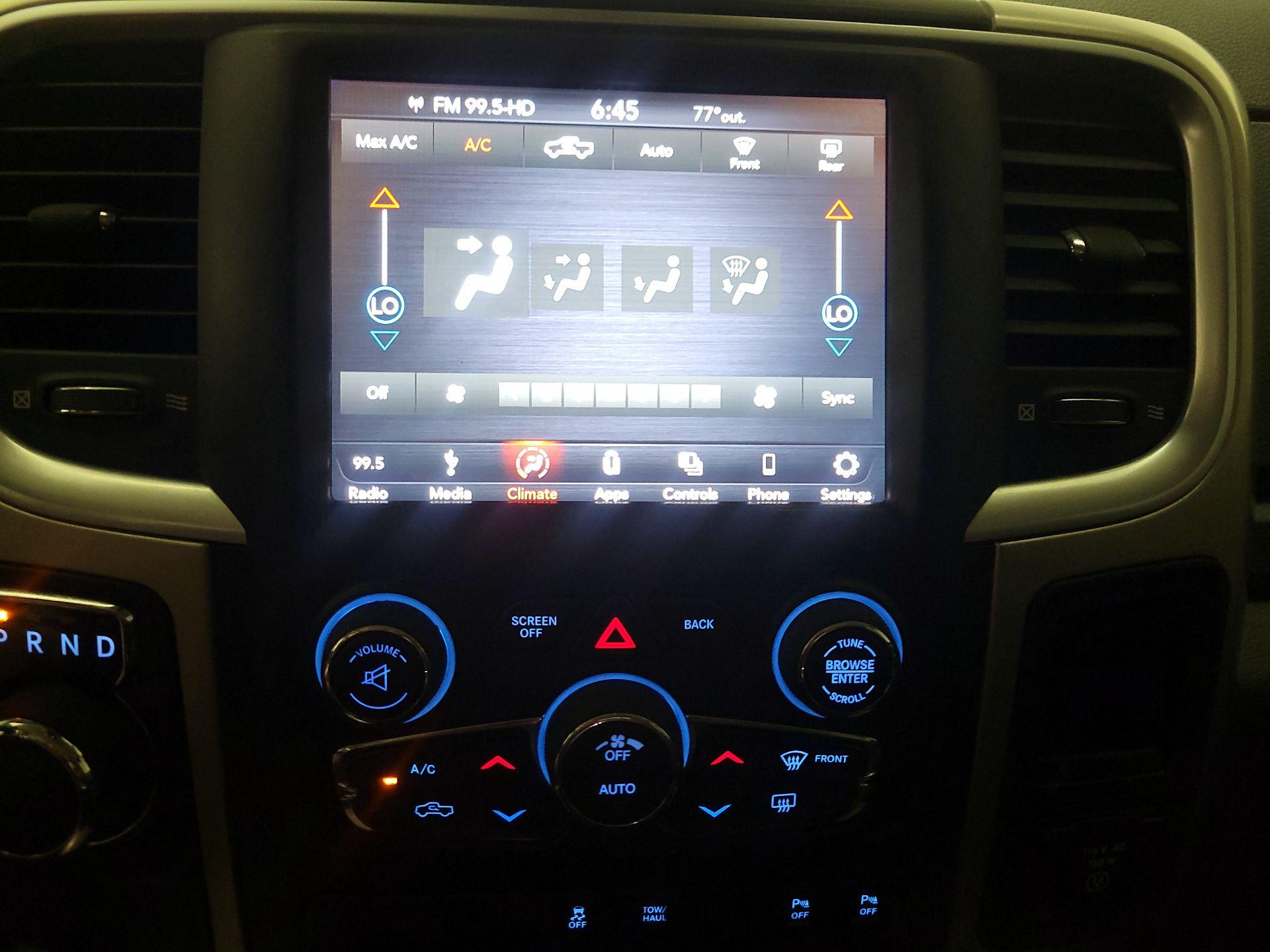 Thumbnail: 2019 RAM 1500 Classic - 16