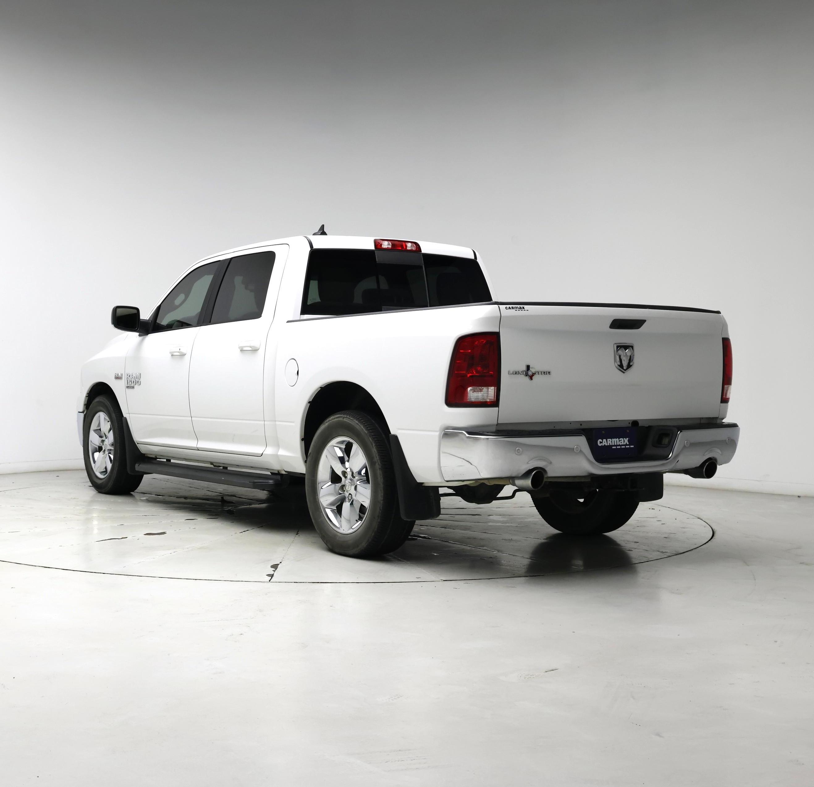 Thumbnail: 2019 RAM 1500 Classic - 2