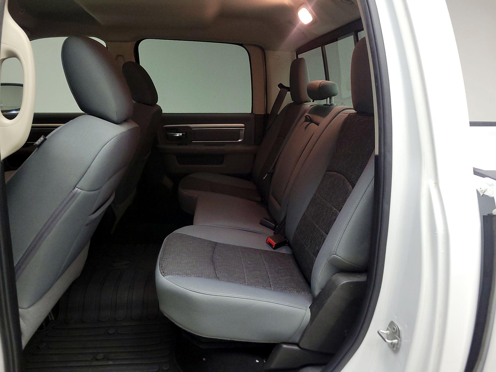 Thumbnail: 2019 RAM 1500 Classic - 19