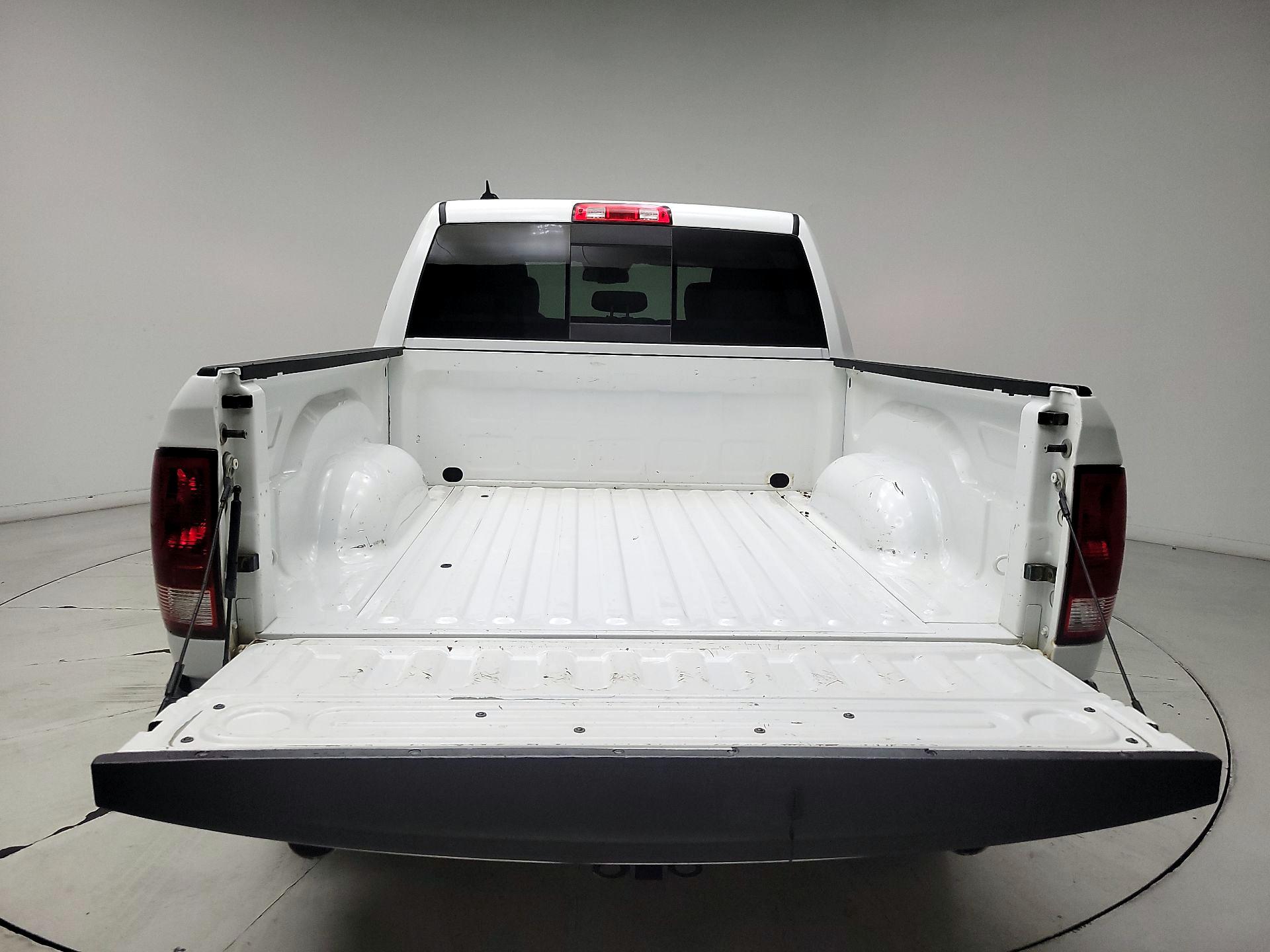Thumbnail: 2019 RAM 1500 Classic - 20