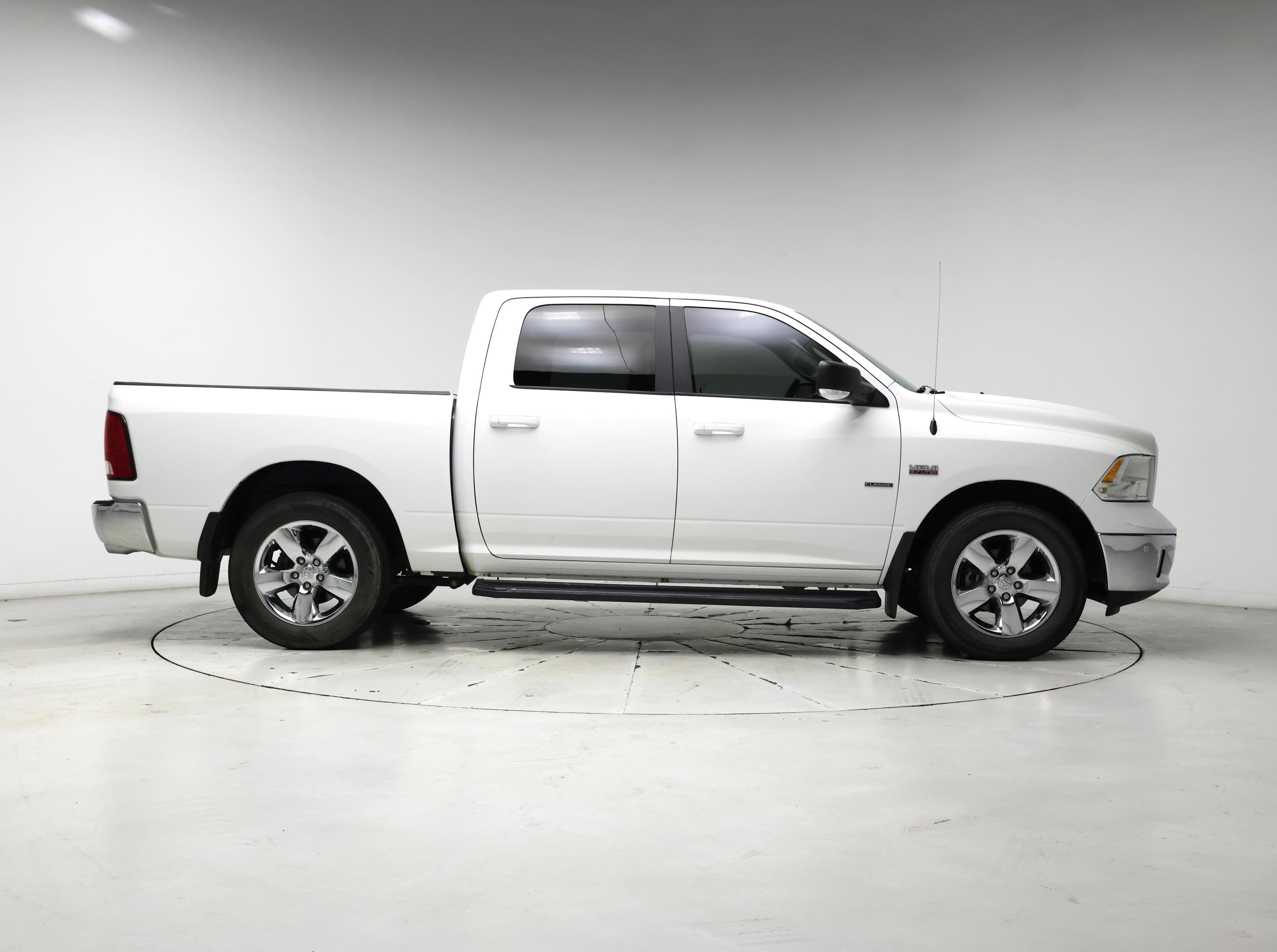 Thumbnail: 2019 RAM 1500 Classic - 7