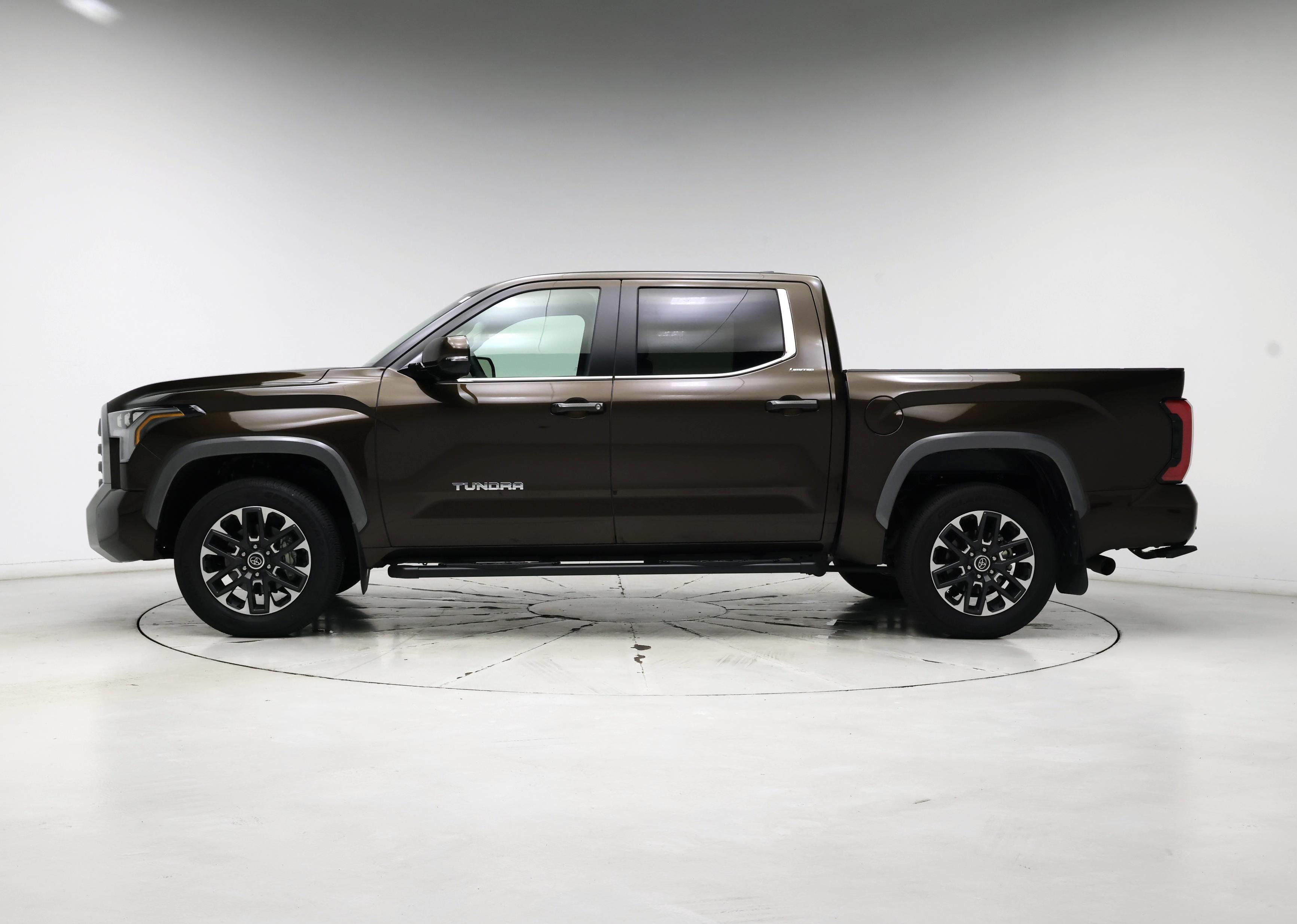 Thumbnail: 2024 Toyota Tundra - 3