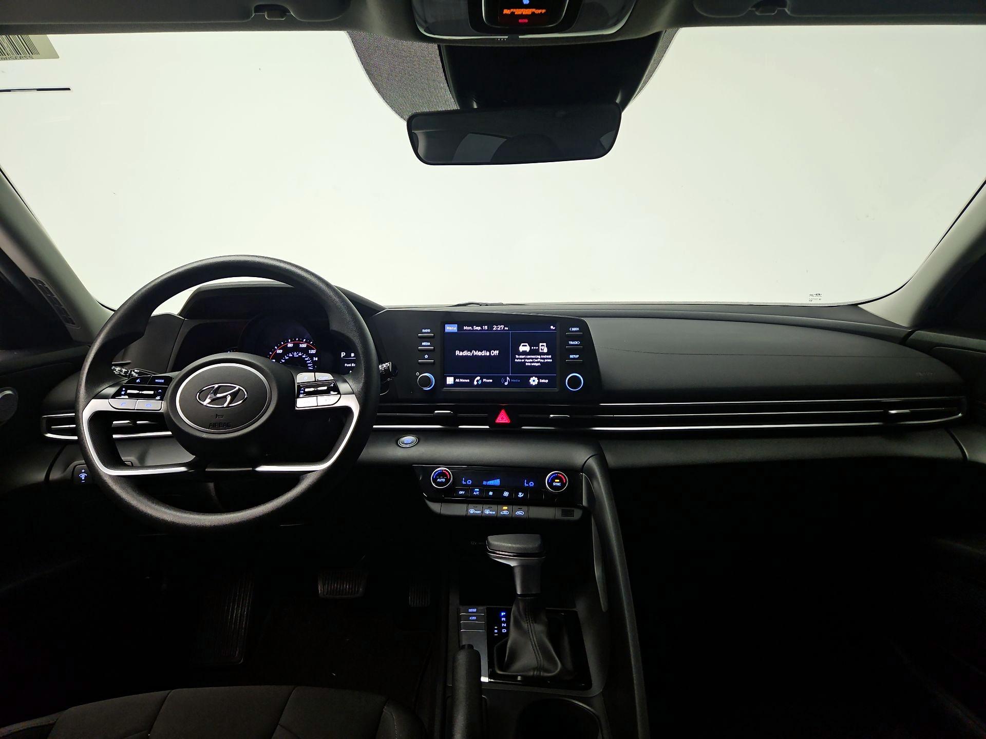 Thumbnail: 2022 Hyundai Elantra - 9