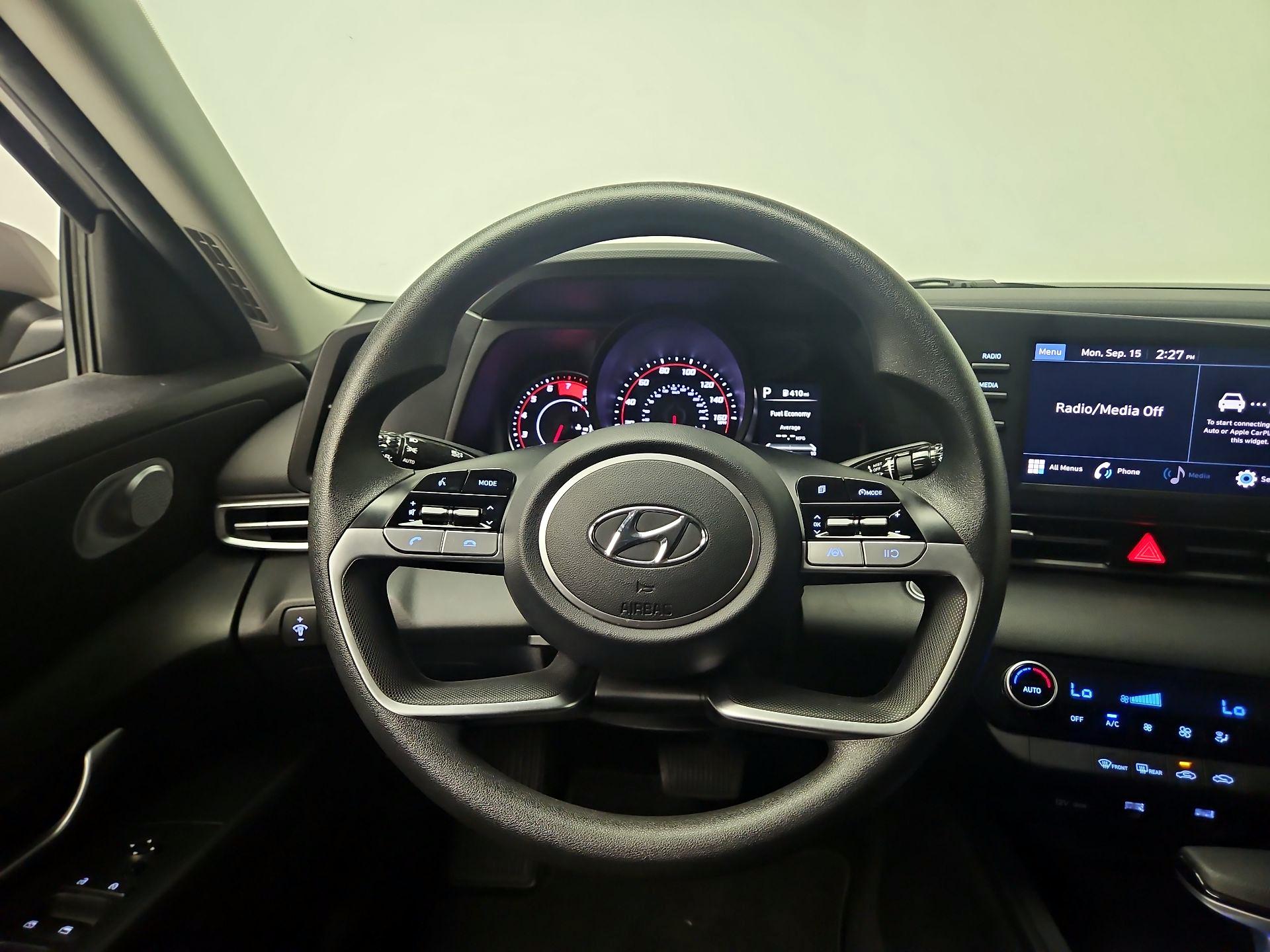 Thumbnail: 2022 Hyundai Elantra - 10