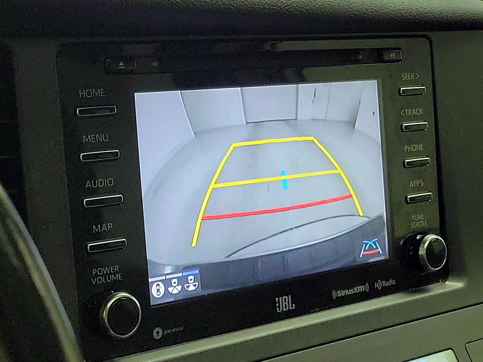 Thumbnail: 2019 Toyota Sienna - 15