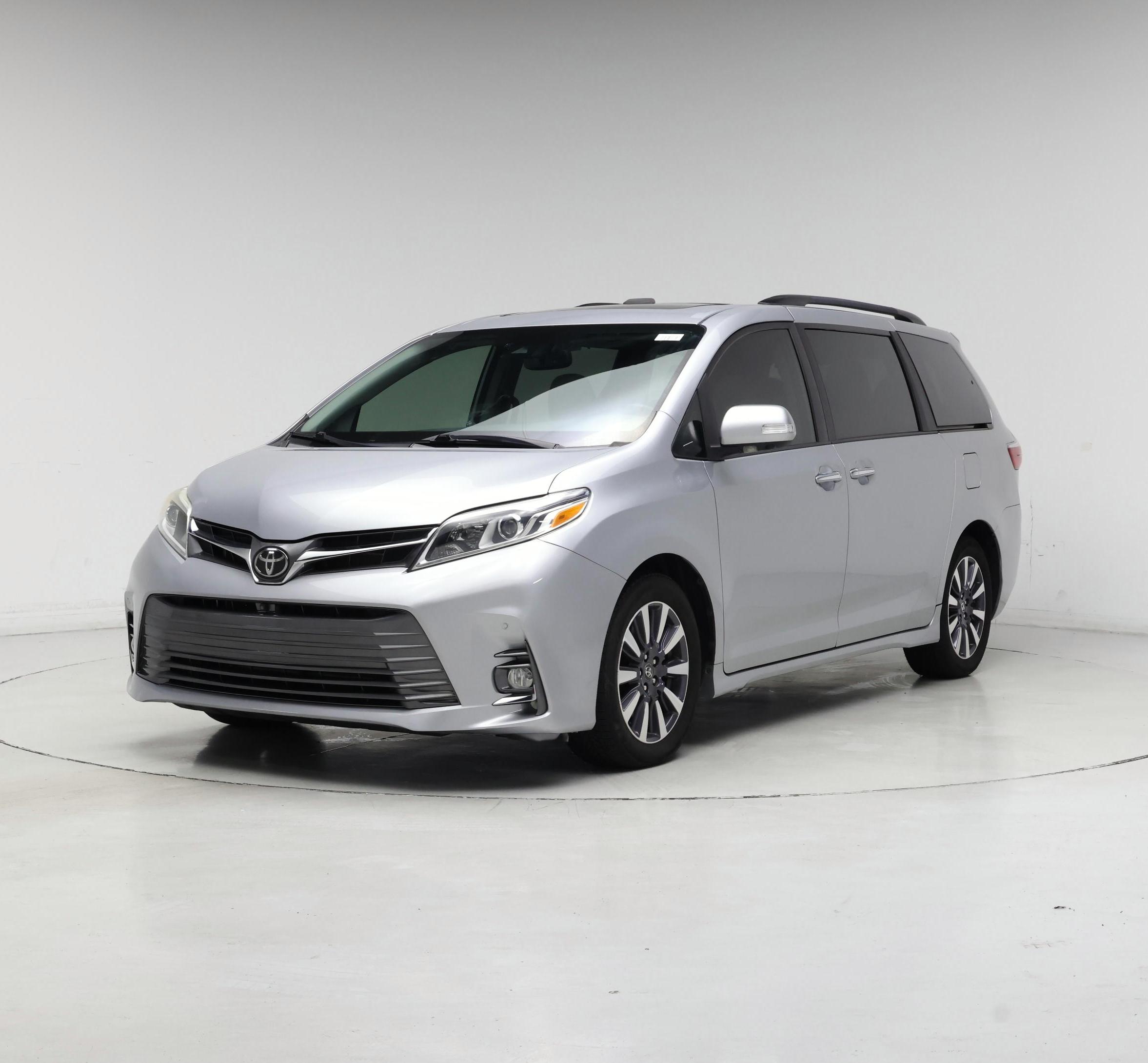 Thumbnail: 2019 Toyota Sienna - 4