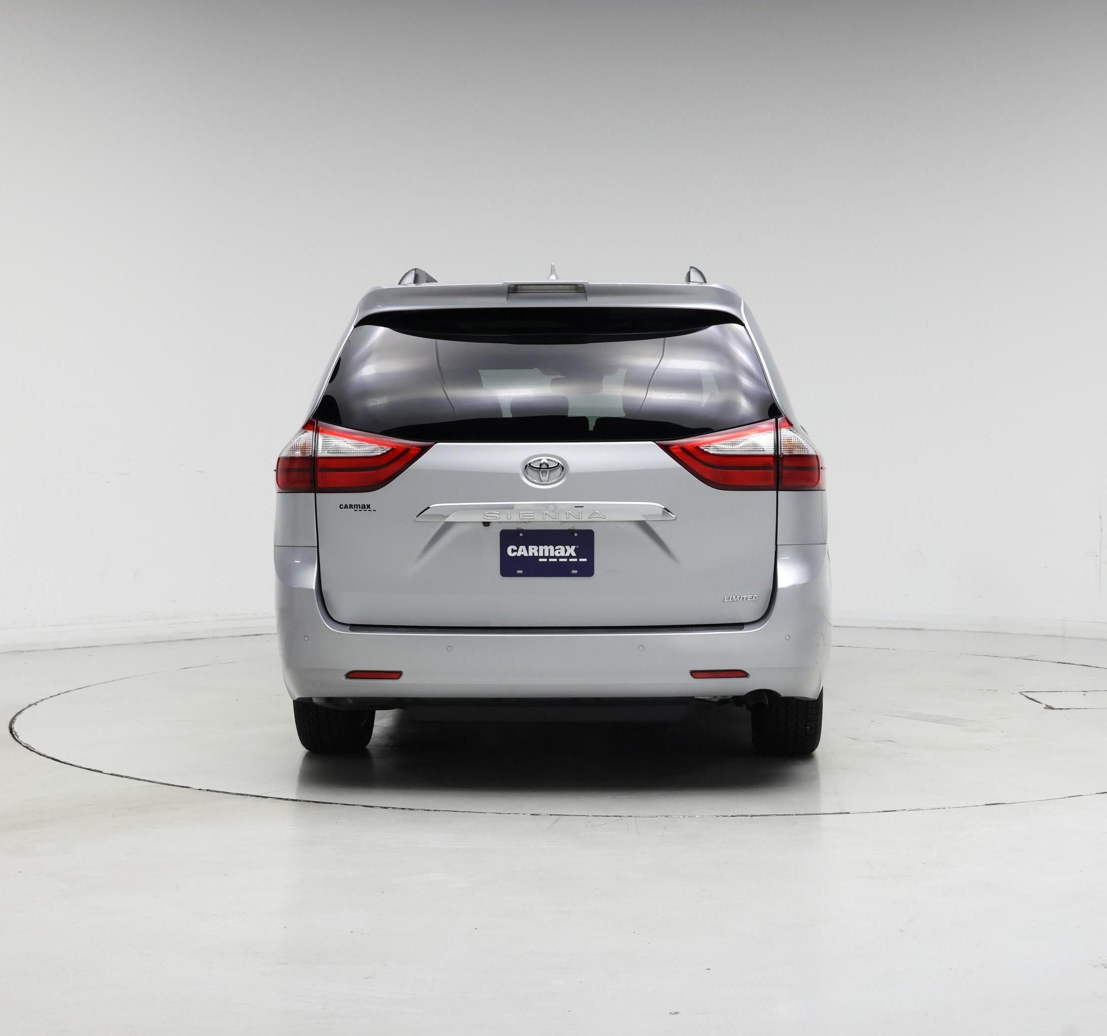 Thumbnail: 2019 Toyota Sienna - 6