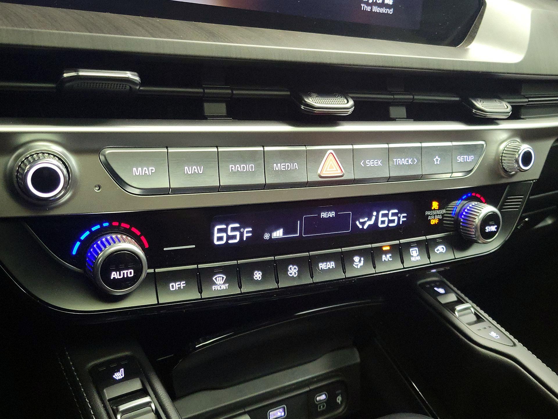 Thumbnail: 2023 Kia Telluride - 17