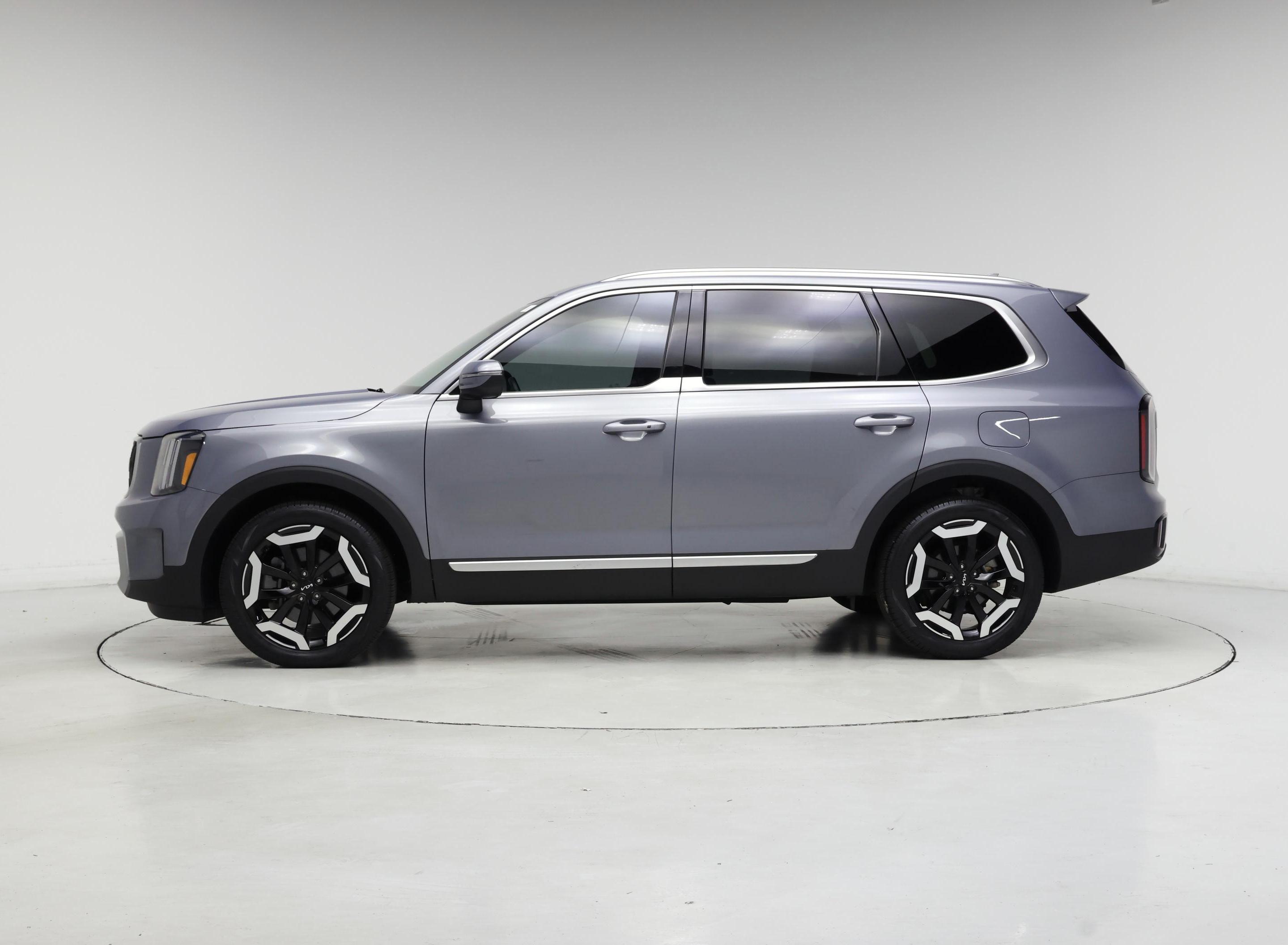 Thumbnail: 2023 Kia Telluride - 3