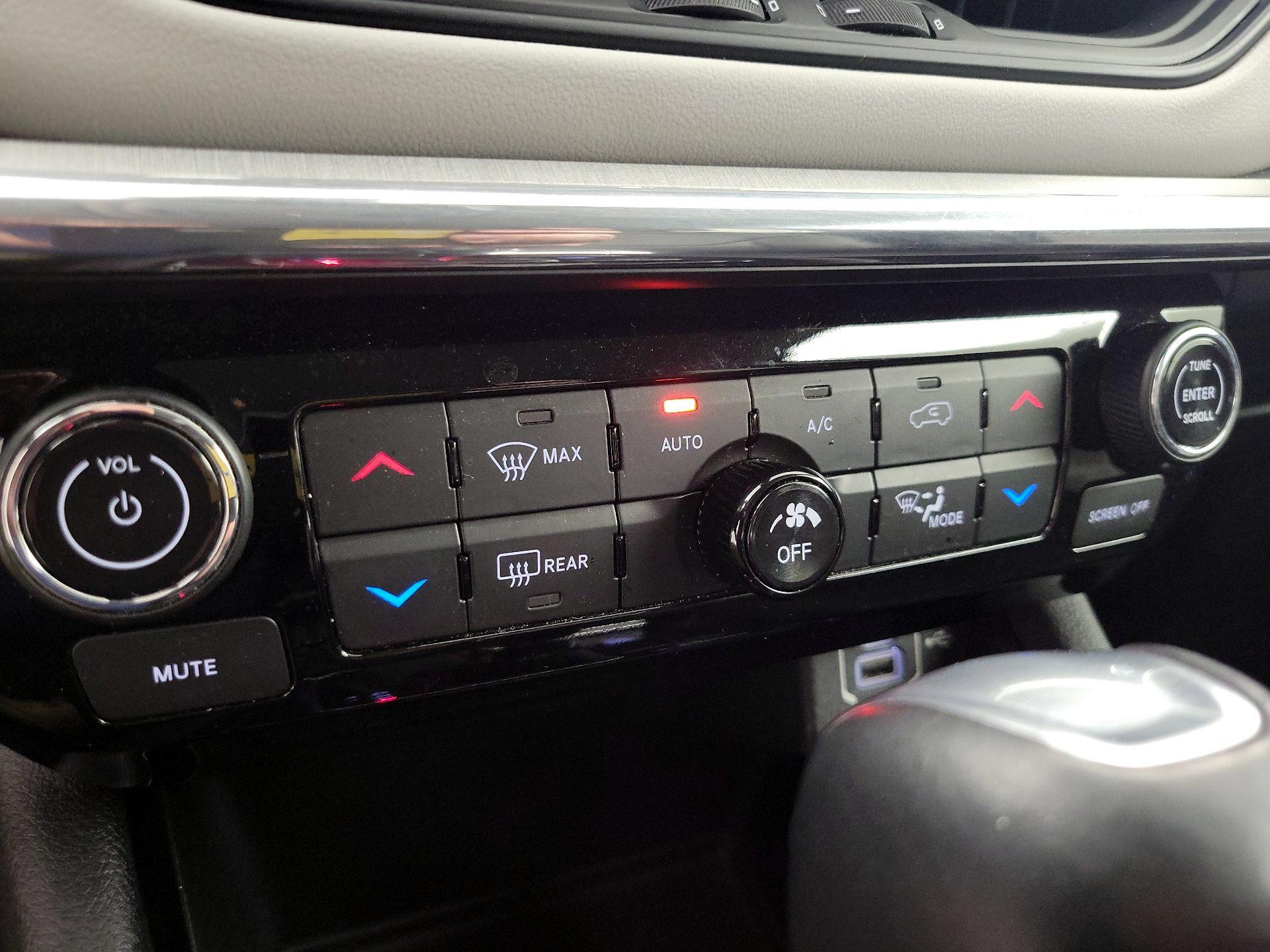 Thumbnail: 2022 Jeep Compass - 16