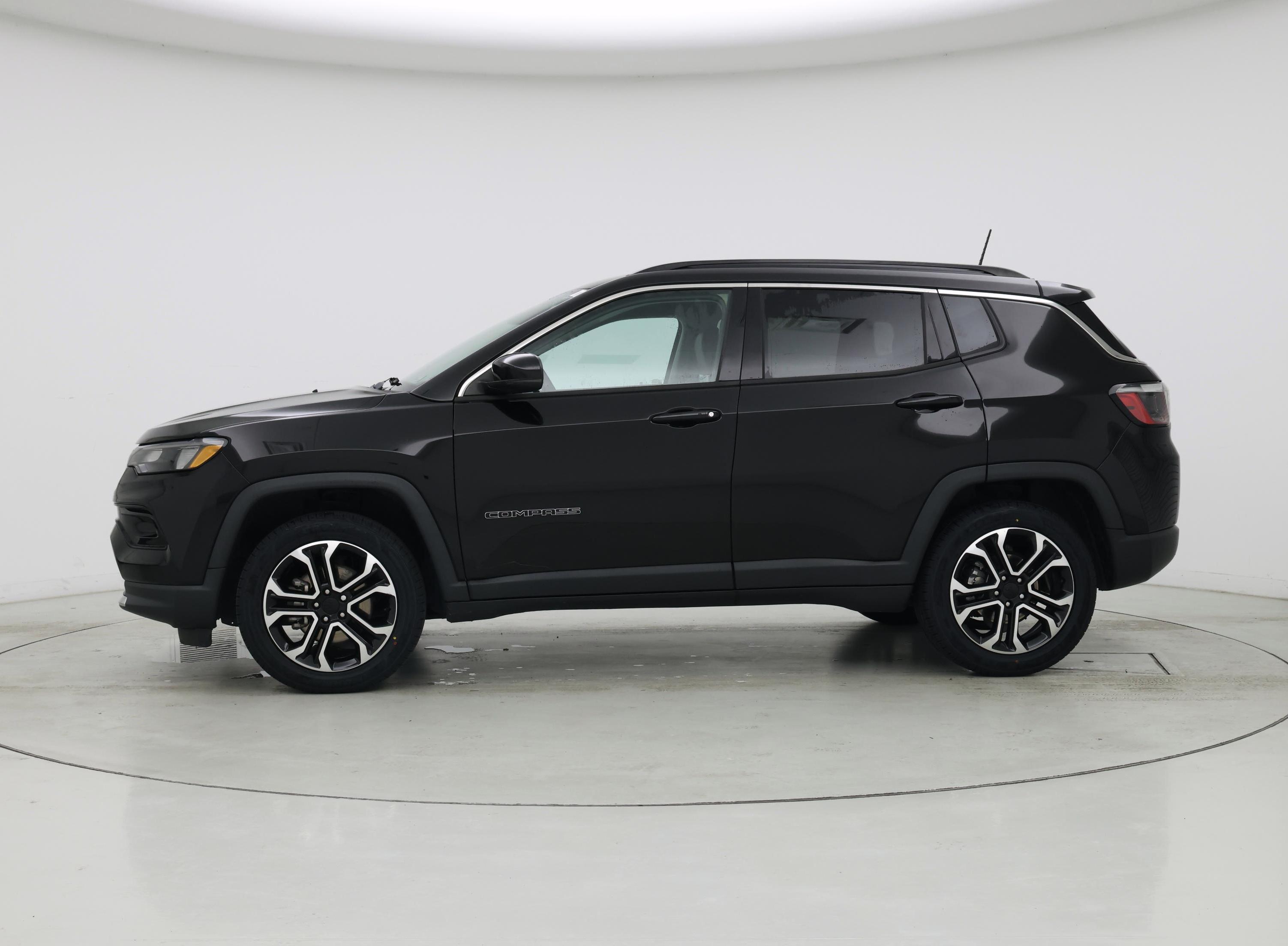 Thumbnail: 2022 Jeep Compass - 3