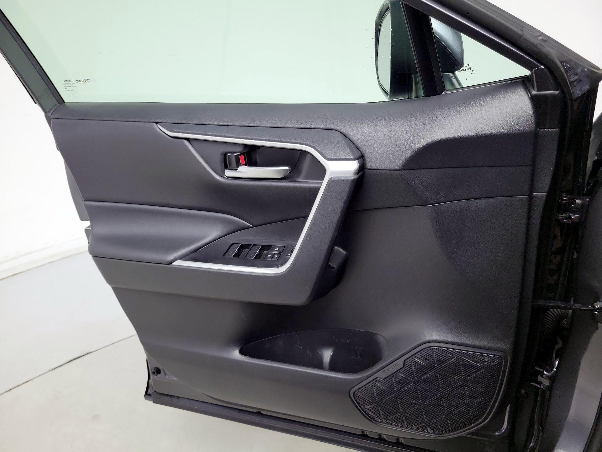 Thumbnail: 2024 Toyota RAV4 - 12