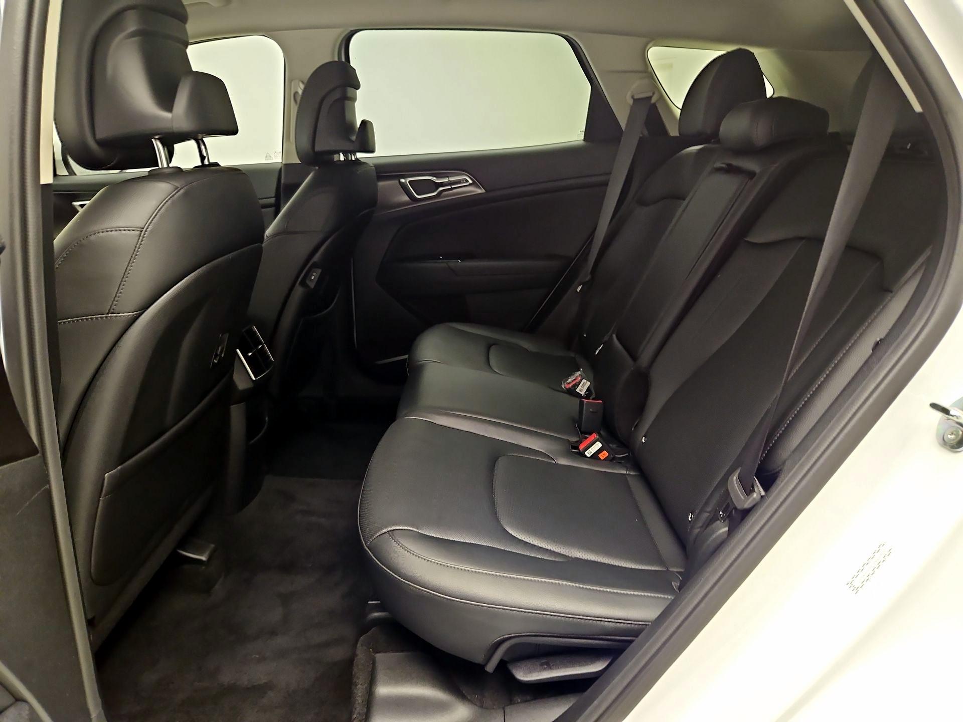 Thumbnail: 2025 Kia Sportage - 17