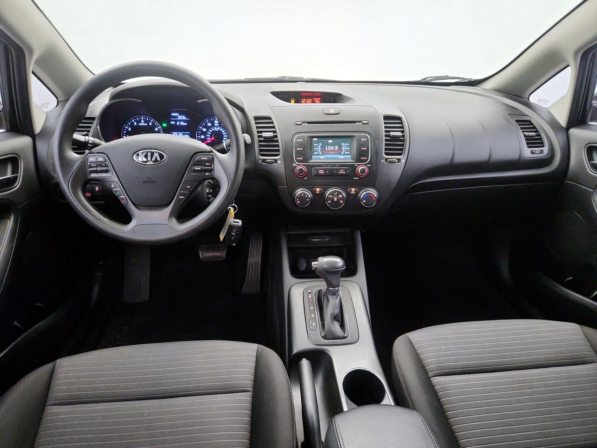 Thumbnail: 2016 Kia Forte - 9