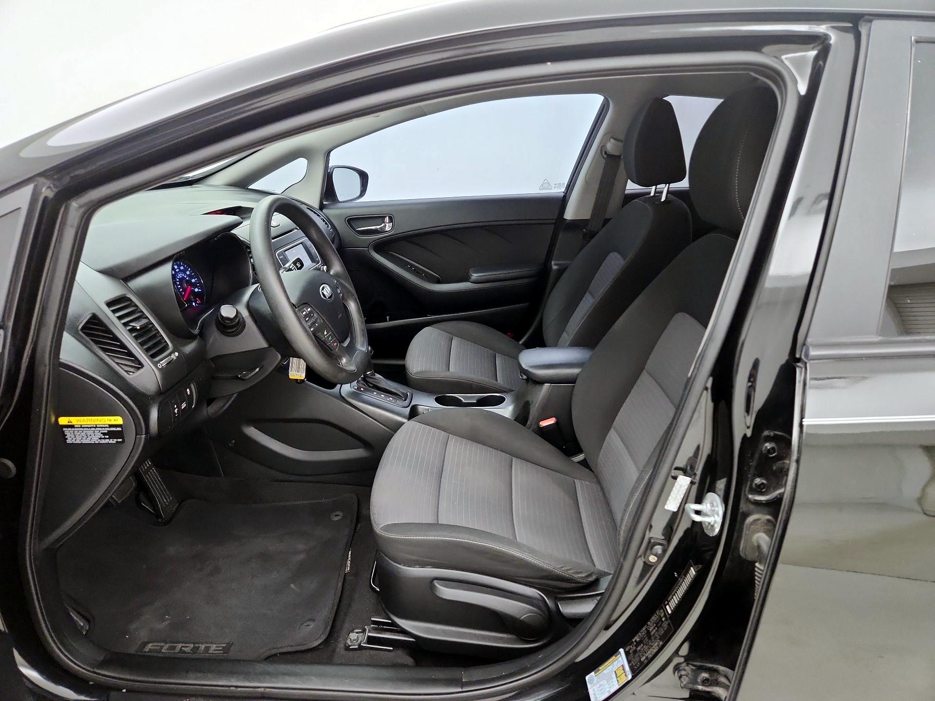 Thumbnail: 2016 Kia Forte - 11