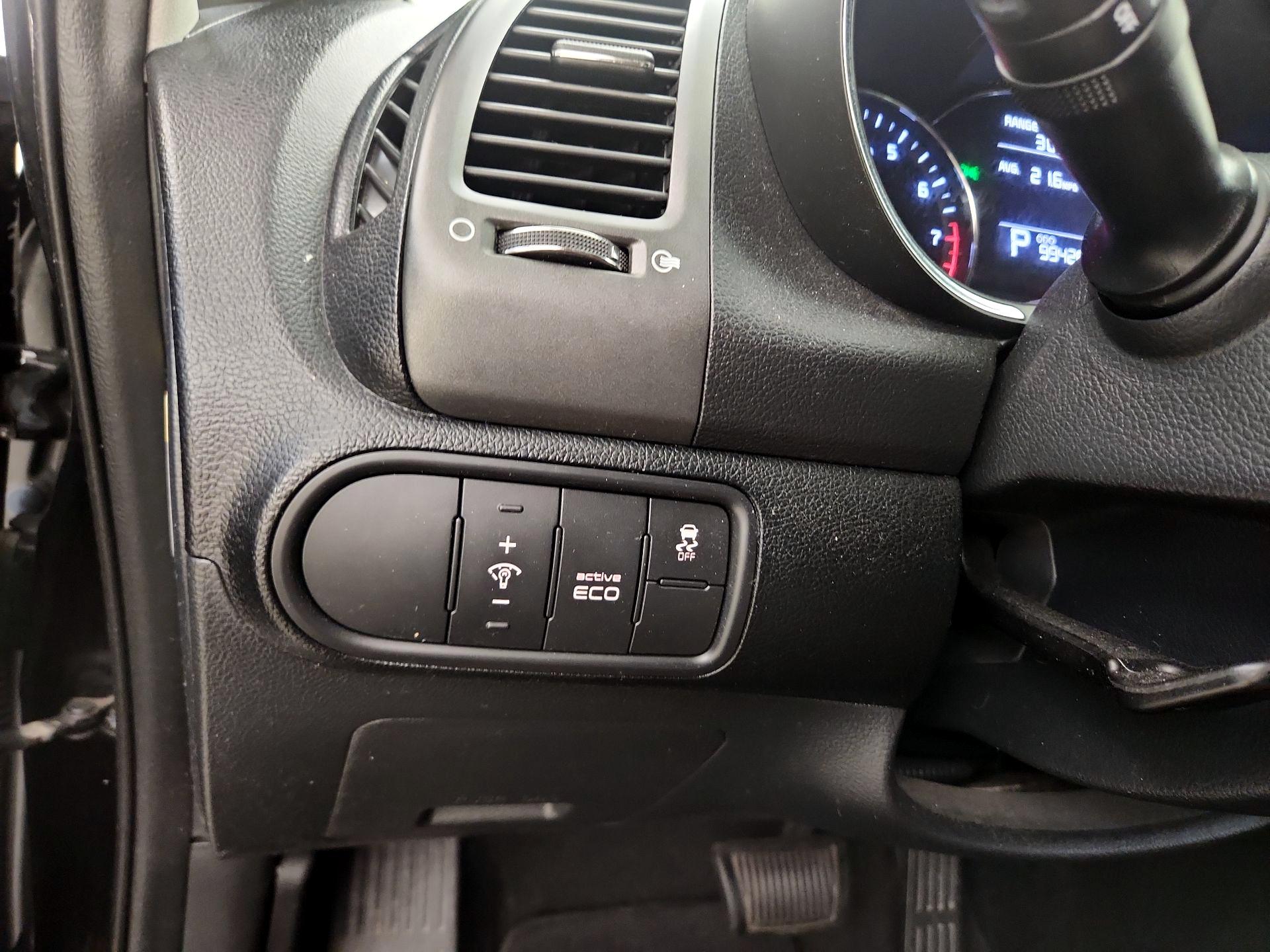 Thumbnail: 2016 Kia Forte - 13